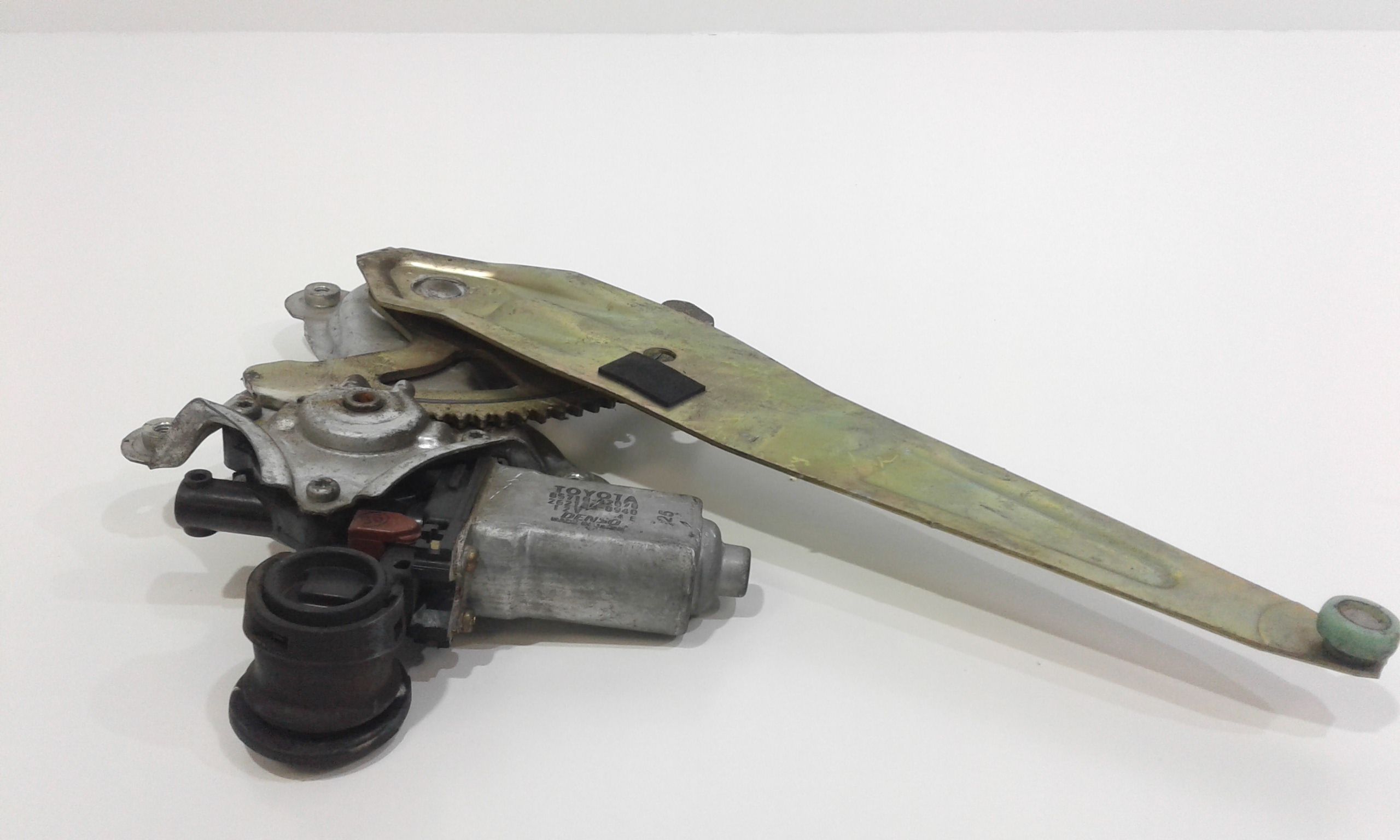 Cremagliera posteriore sinistro guida TOYOTA Rav4 2 Serie