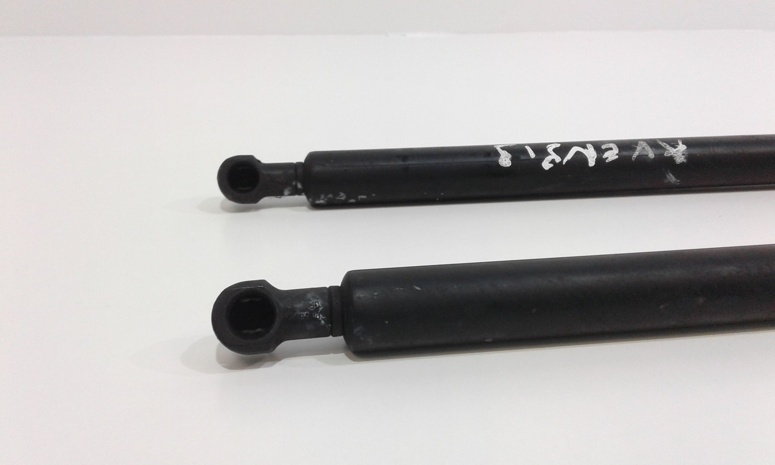 Pistoncini cofano Post. TOYOTA Avensis Berlina 1 Serie