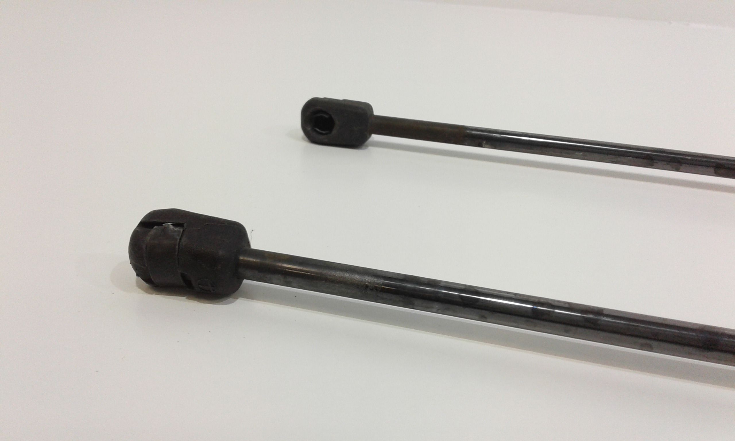 Pistoncini cofano Post. LANCIA Ypsilon 1 Serie