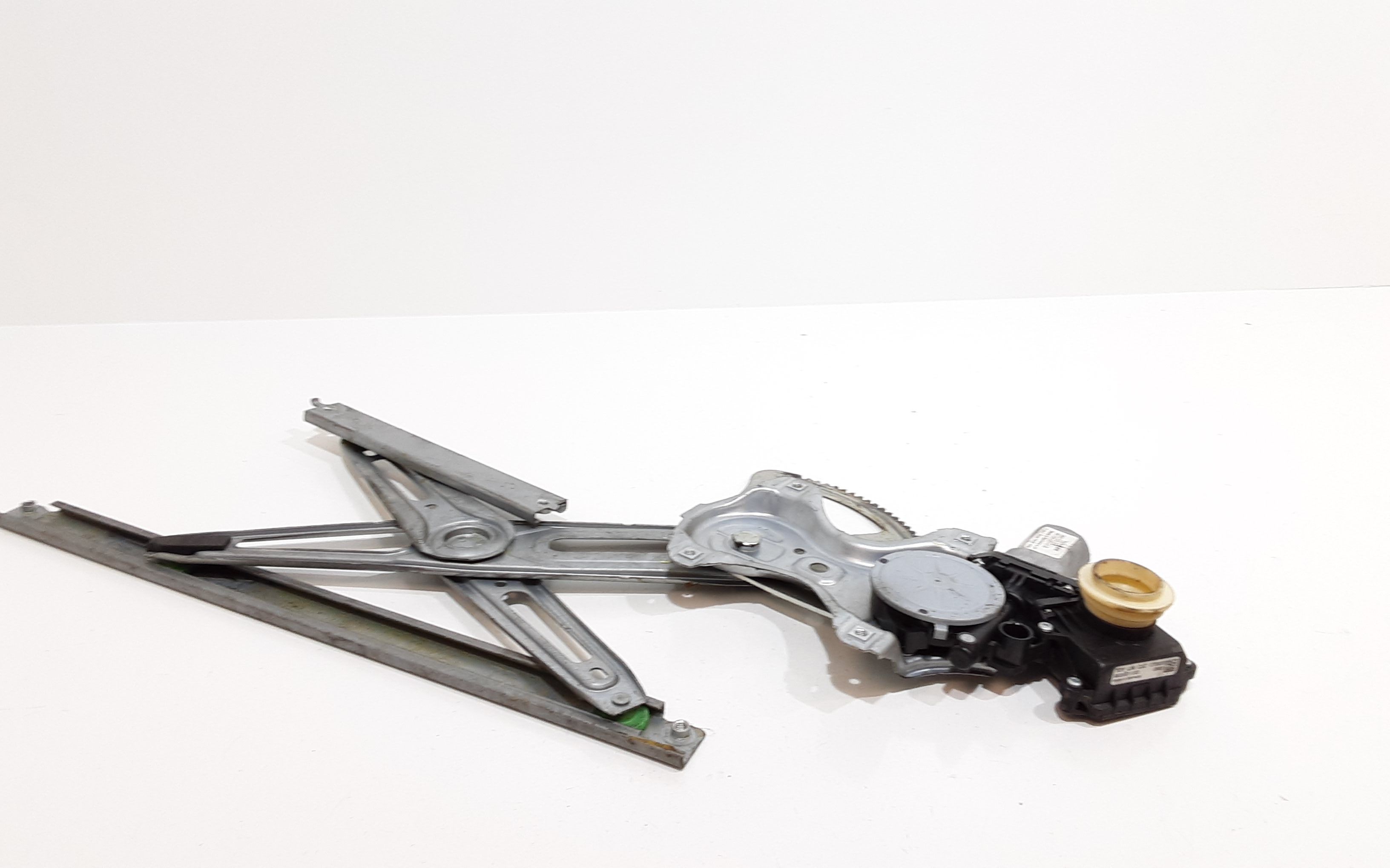 Cremagliera anteriore sinistra Guida TOYOTA Yaris 4 Serie