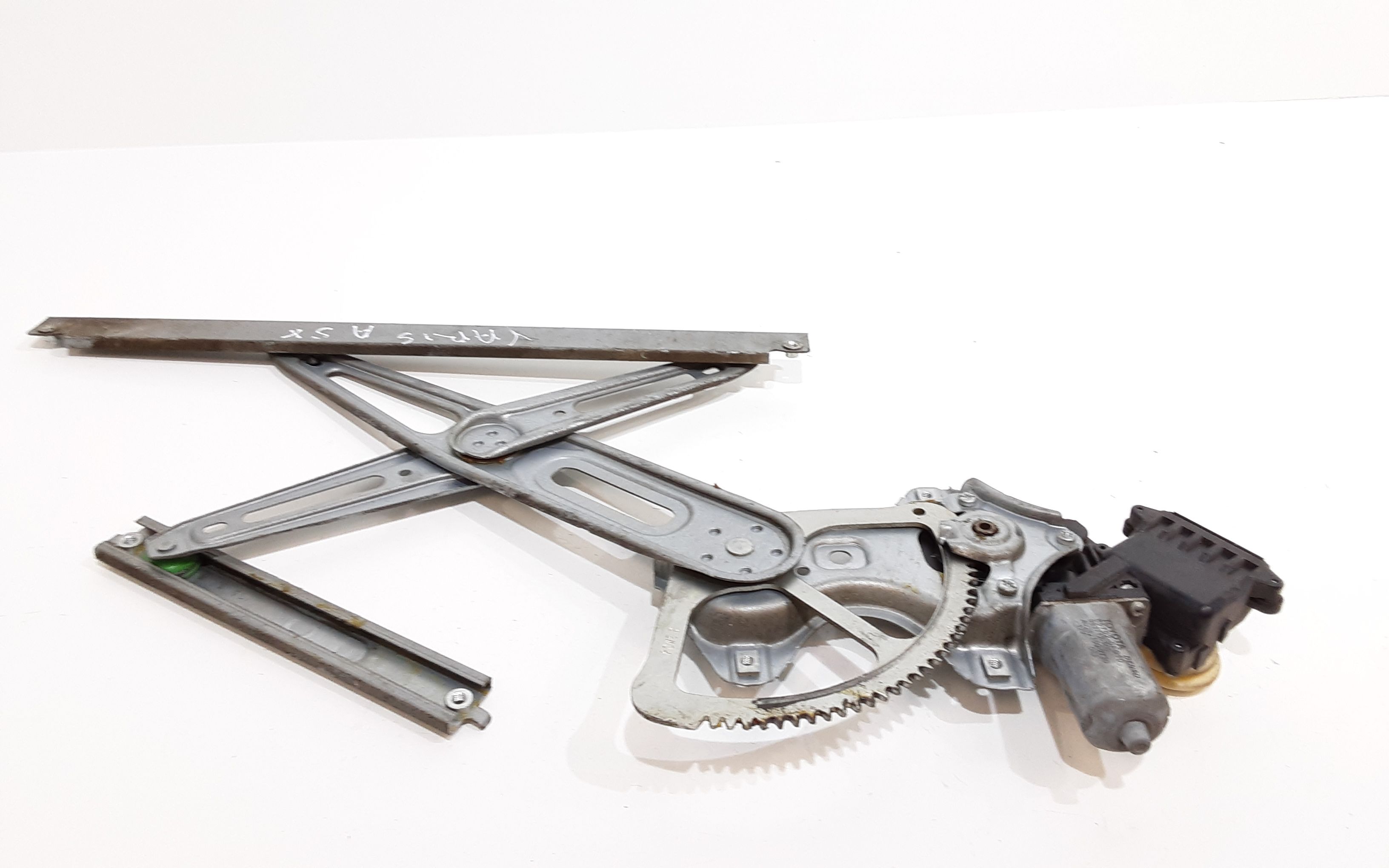 Cremagliera anteriore sinistra Guida TOYOTA Yaris 4 Serie