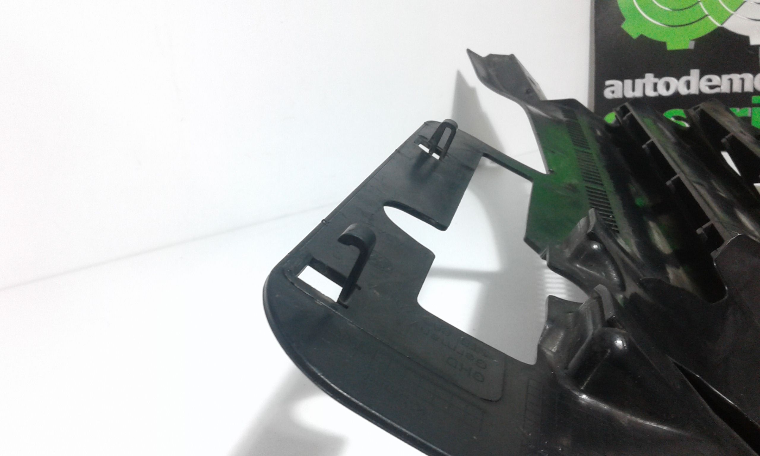 Mascherina anteriore VOLKSWAGEN Touran 1 Serie