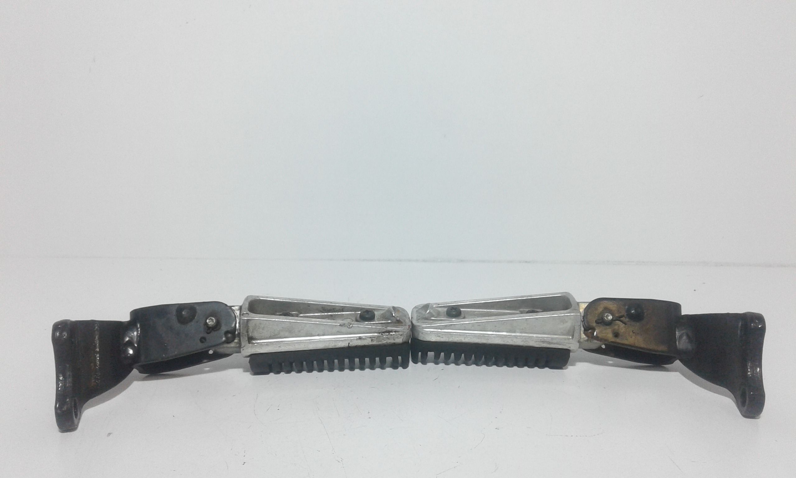 Coppia pedalini Yamaha X MAX 250cc