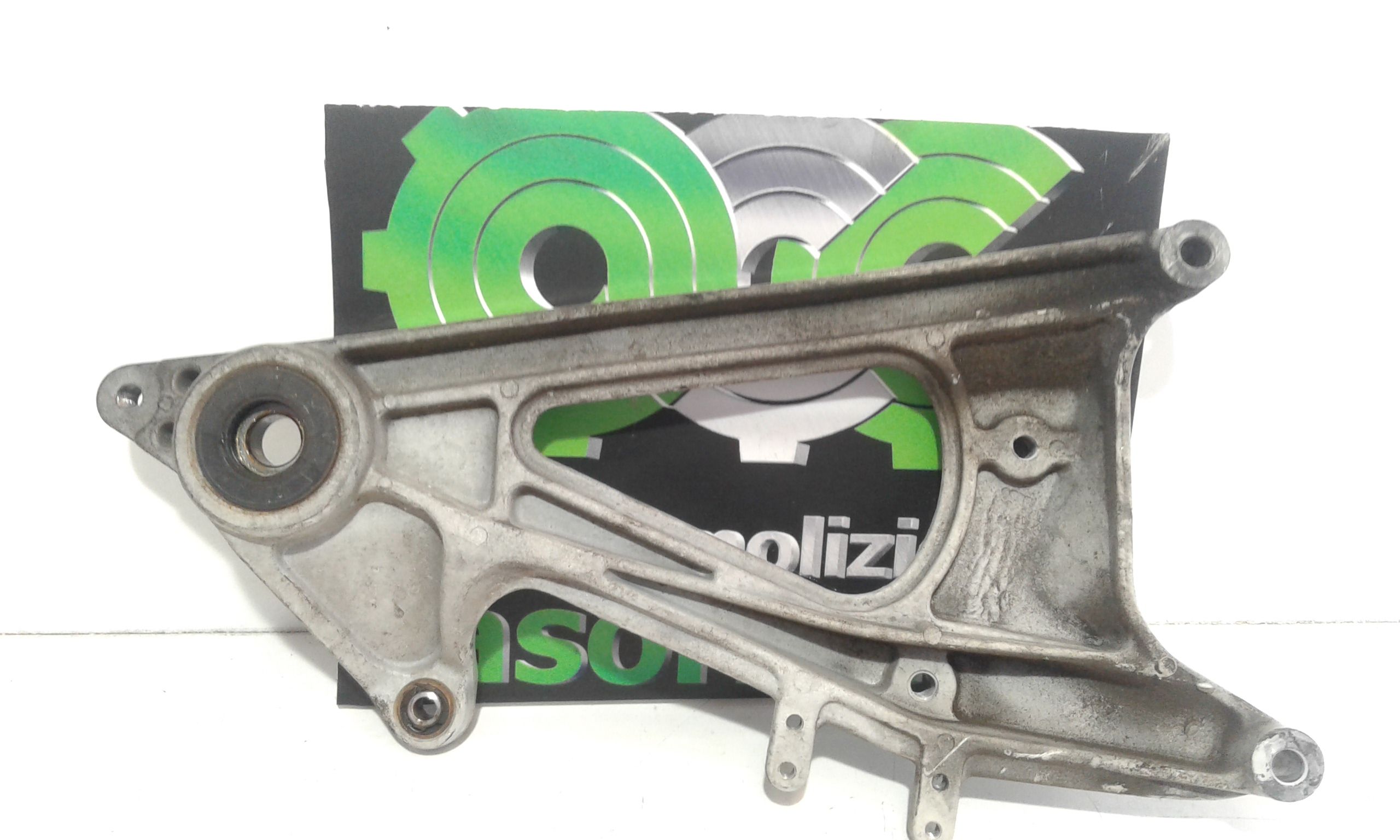 Staffa supporto marmitta GiPuma Aventino 150cc