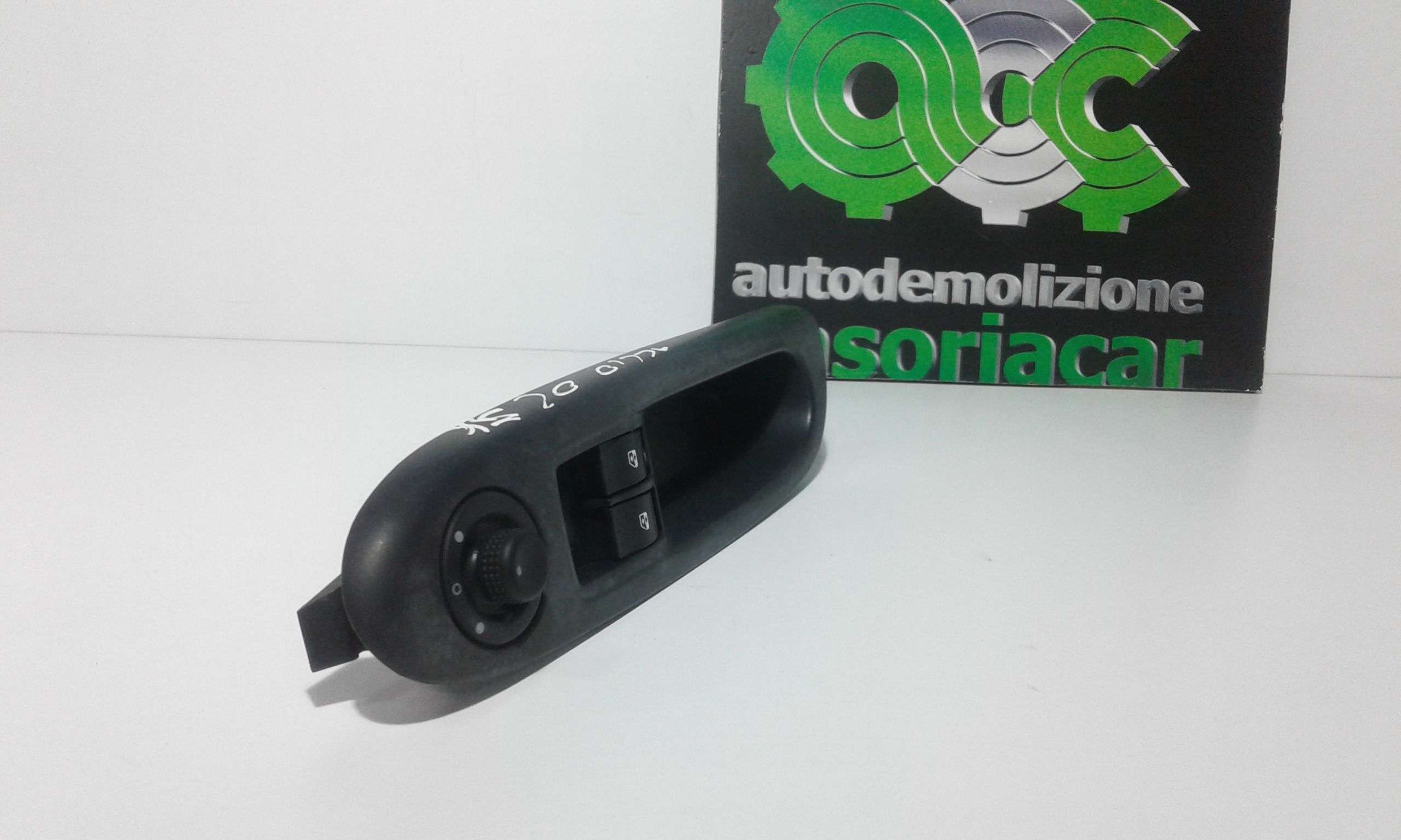 Pulsantiera Anteriore Sinistra Guida RENAULT Clio 4