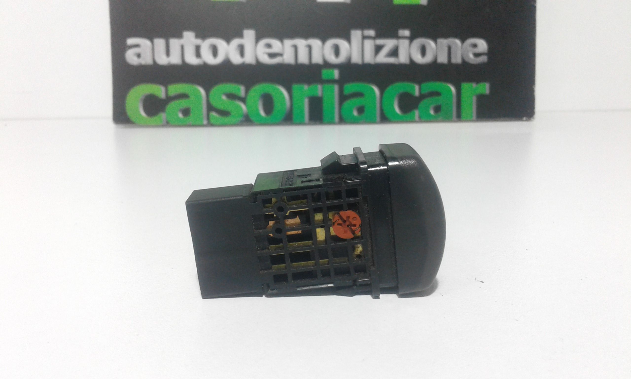 Pulsante luci di emergenza ISUZU NQR 175/75