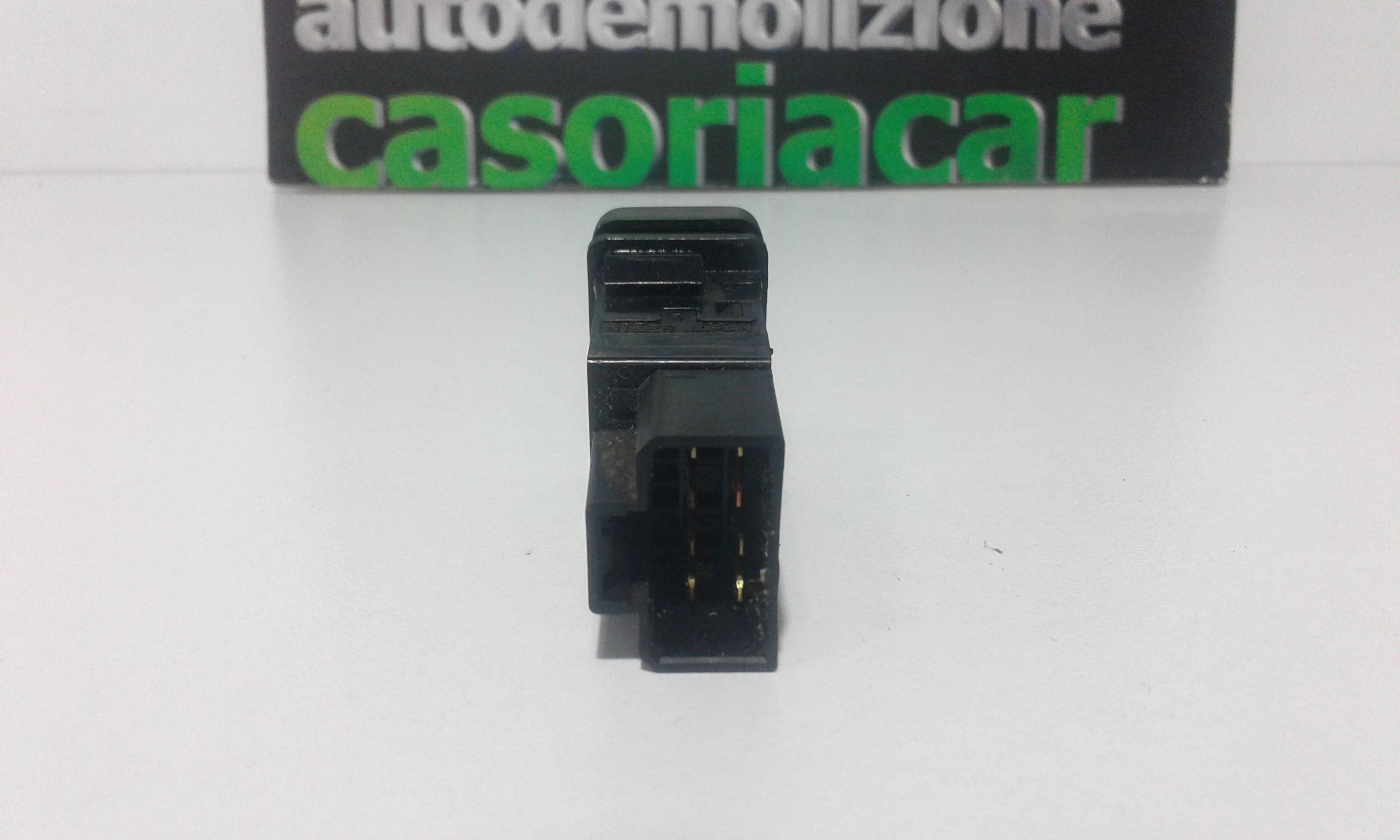 Pulsante luci di emergenza ISUZU NQR 175/75