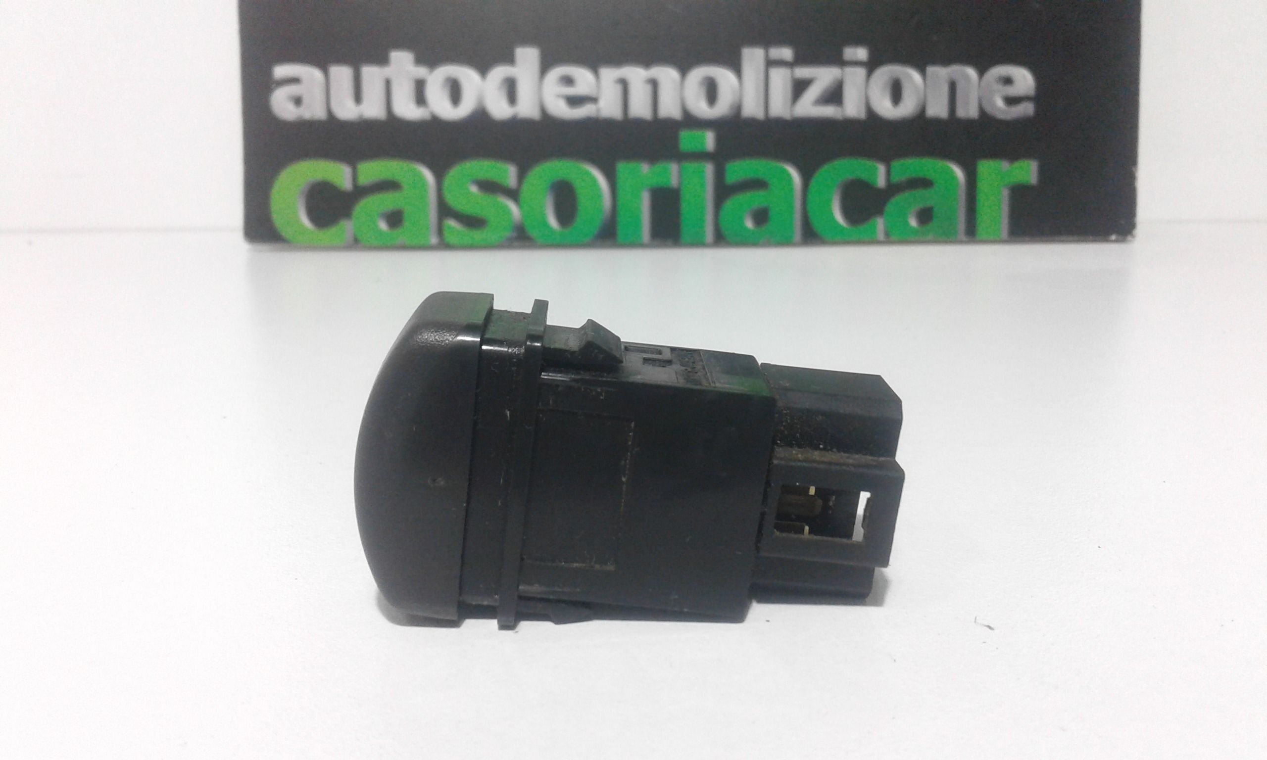 Pulsante luci di emergenza ISUZU NQR 175/75