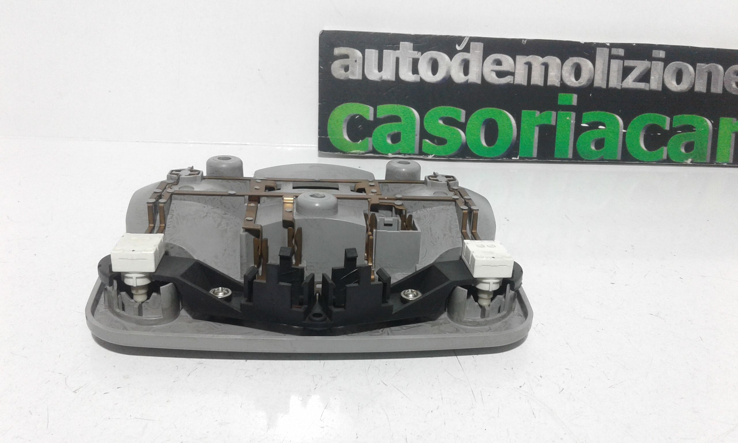 Luce di cortesia anteriore DR 1 1 Serie