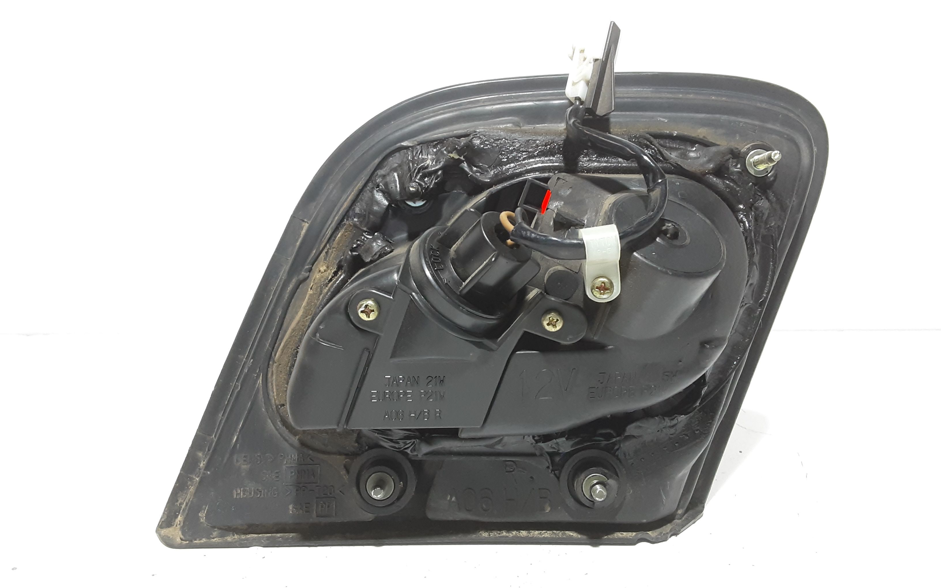 Stop Posteriore Destro Integrato nel Portello NISSAN Almera 1 Serie