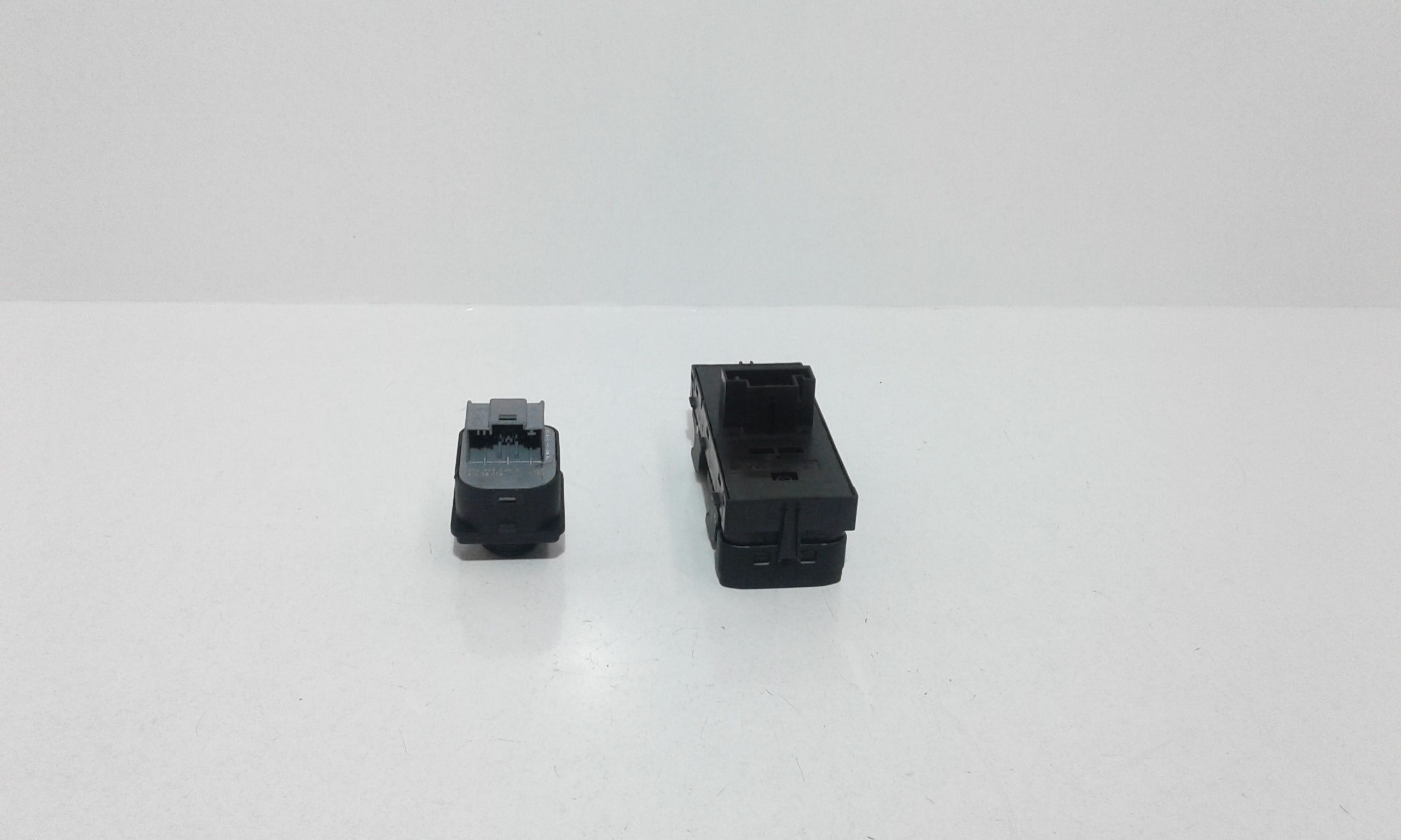 Pulsantiera Anteriore Sinistra Guida VOLKSWAGEN Tiguan R Line