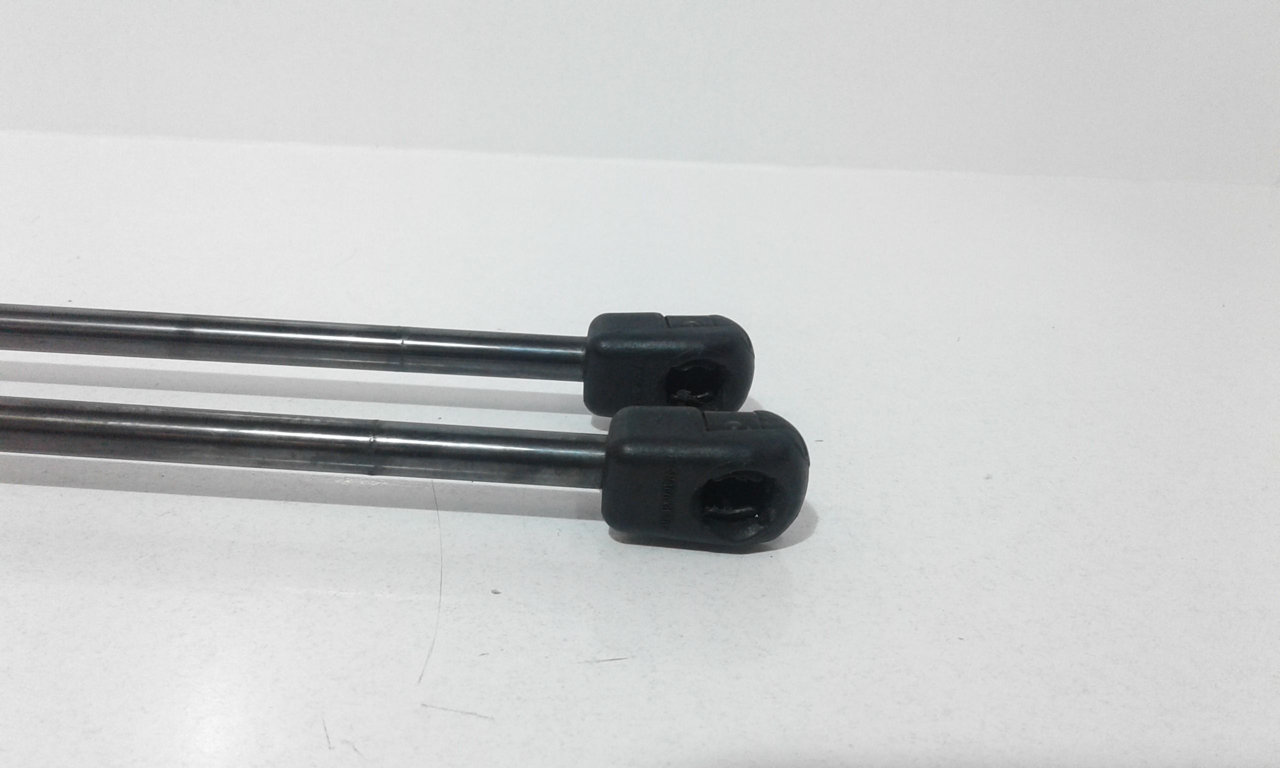 Pistoncini cofano Post. MERCEDES CLA Shooting Brake