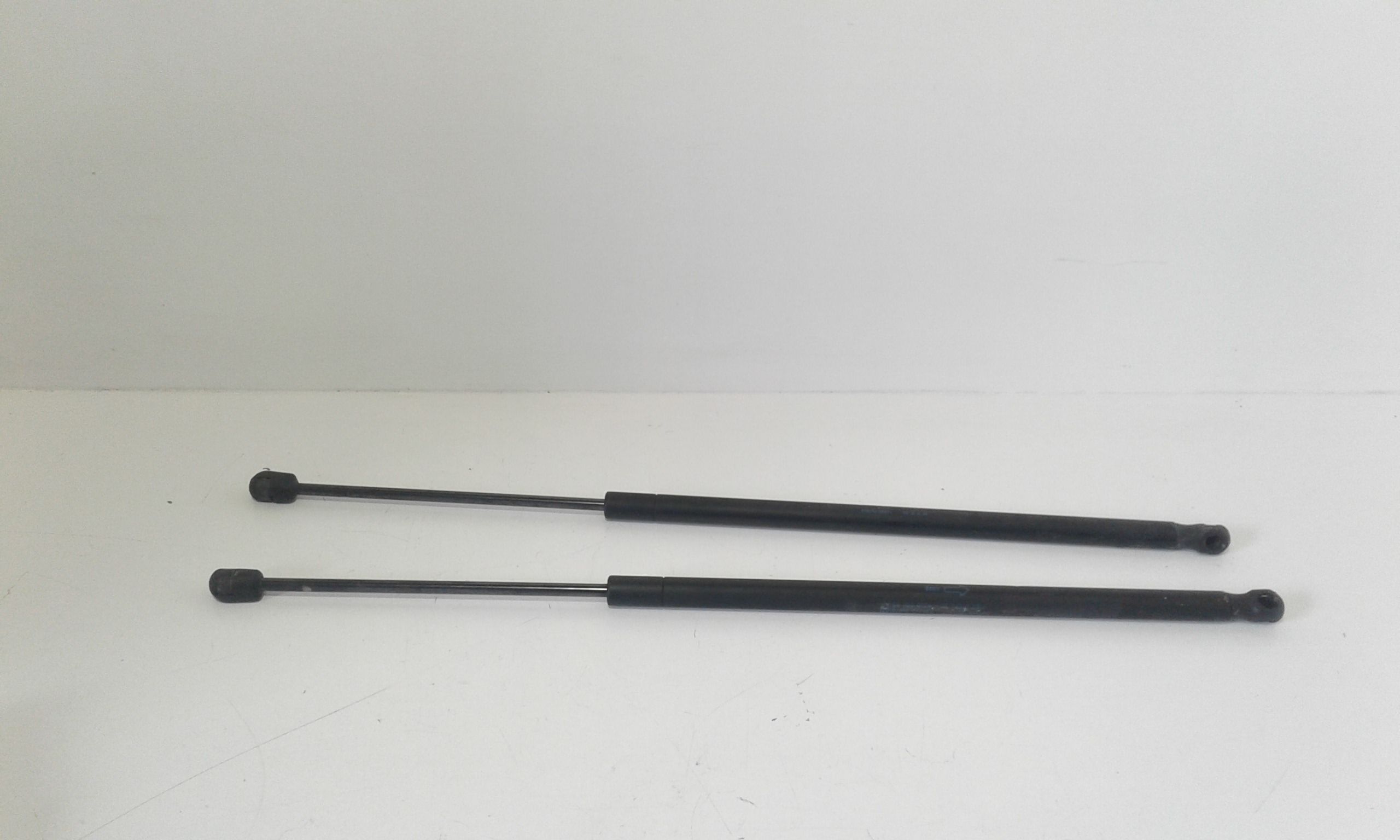 Pistoncini cofano Post. FORD Fiesta 5 Serie