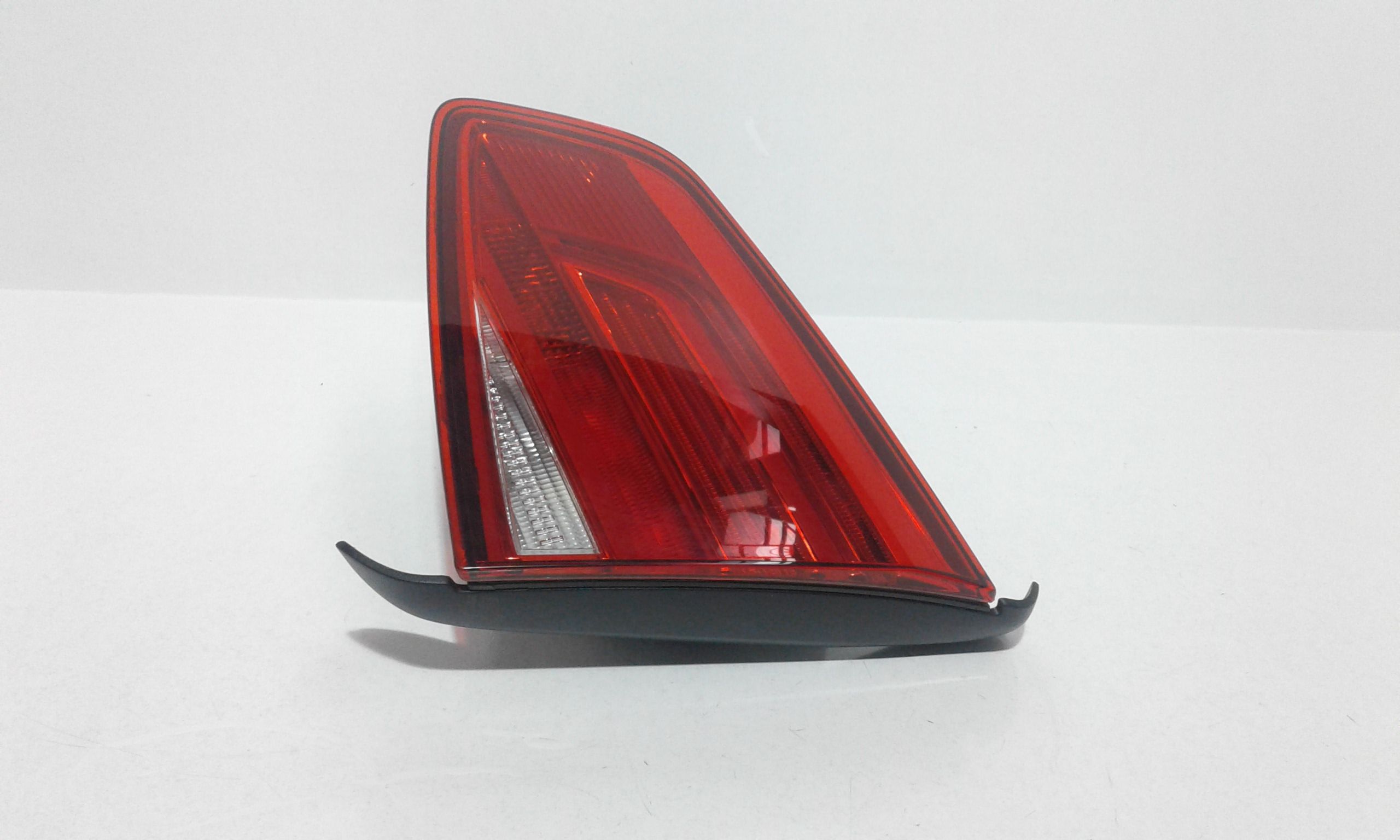 Stop Posteriore Destro Integrato nel Portello VOLKSWAGEN Passat Berlina 5 Serie