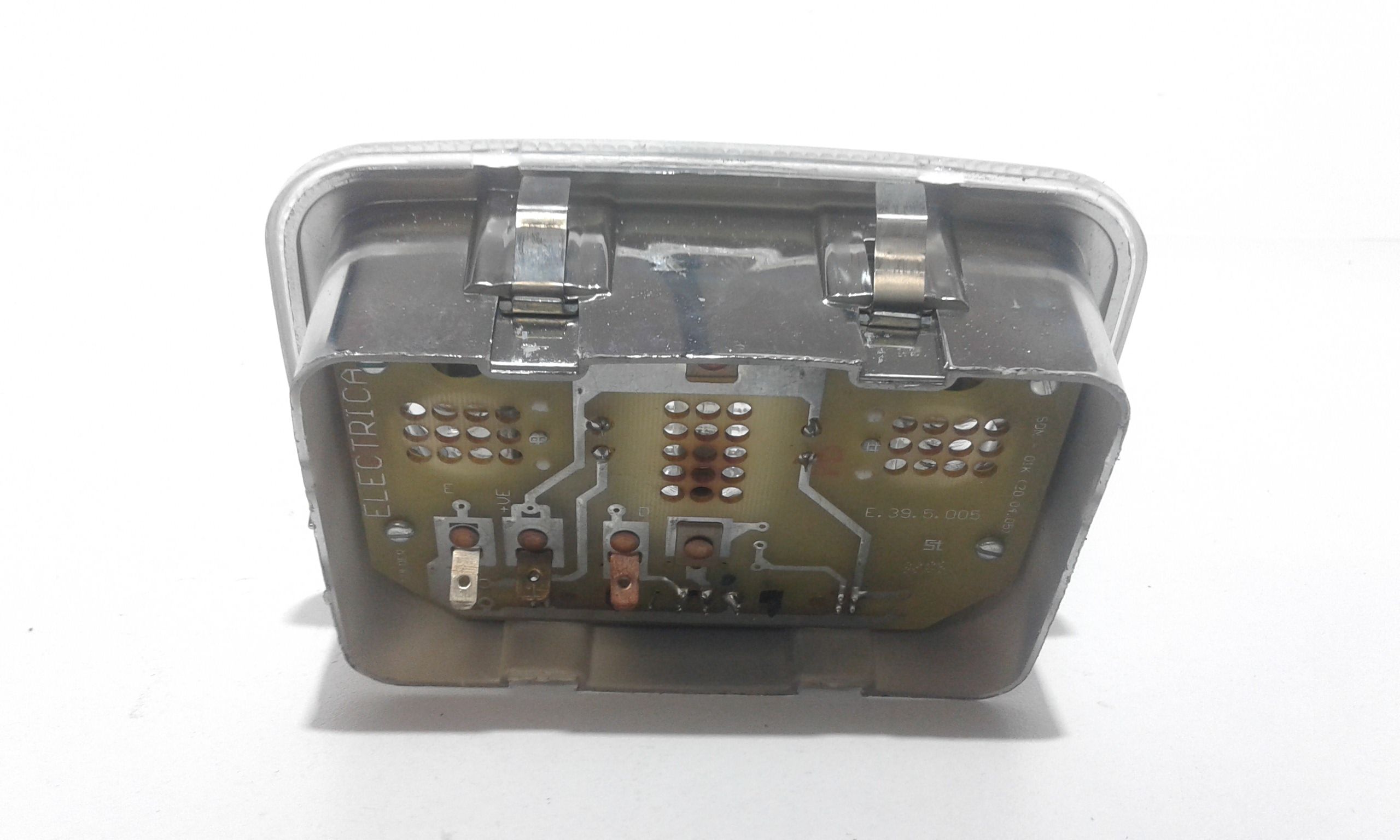 Luce di cortesia anteriore TATA Indigo SW