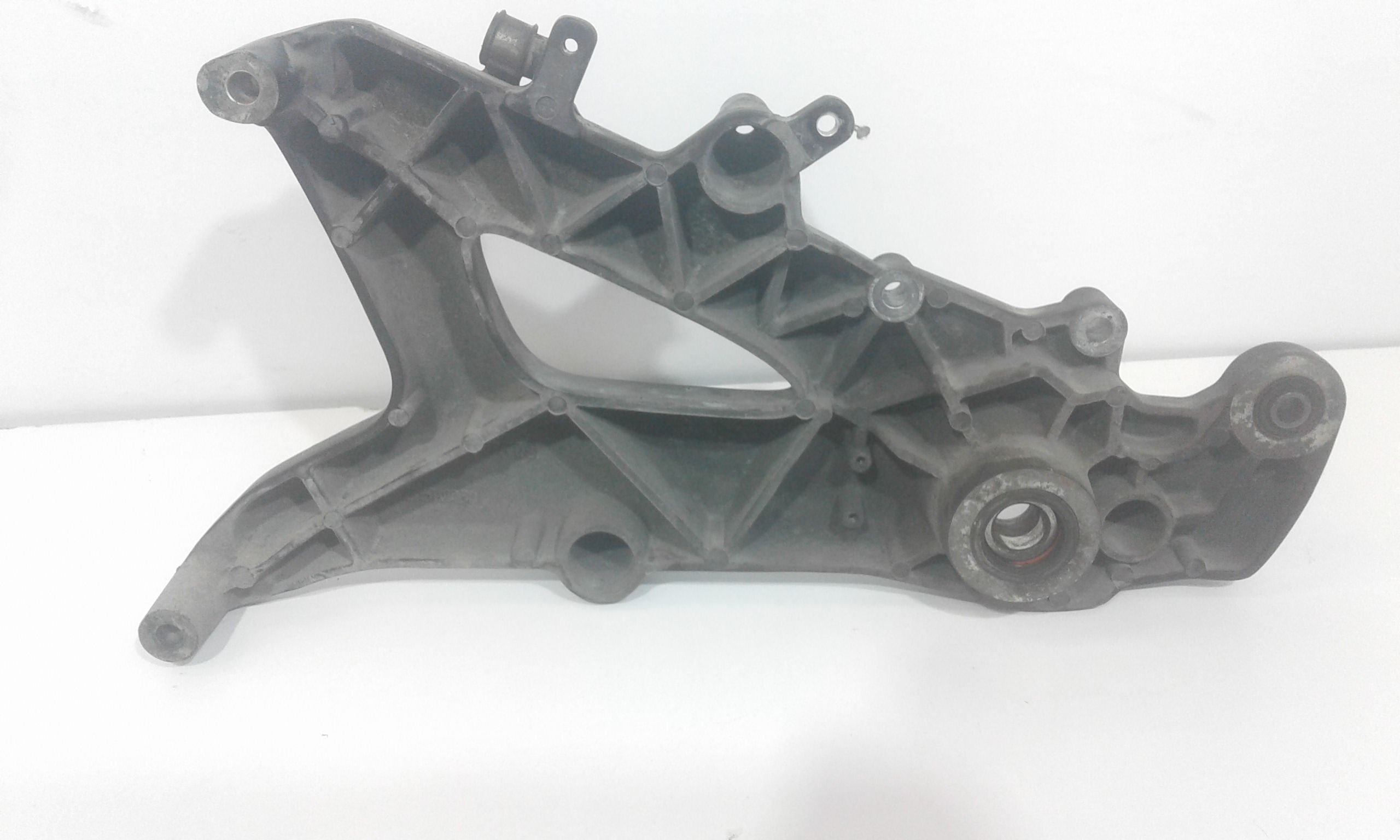 Staffa supporto marmitta Kymco Downtown 200cc