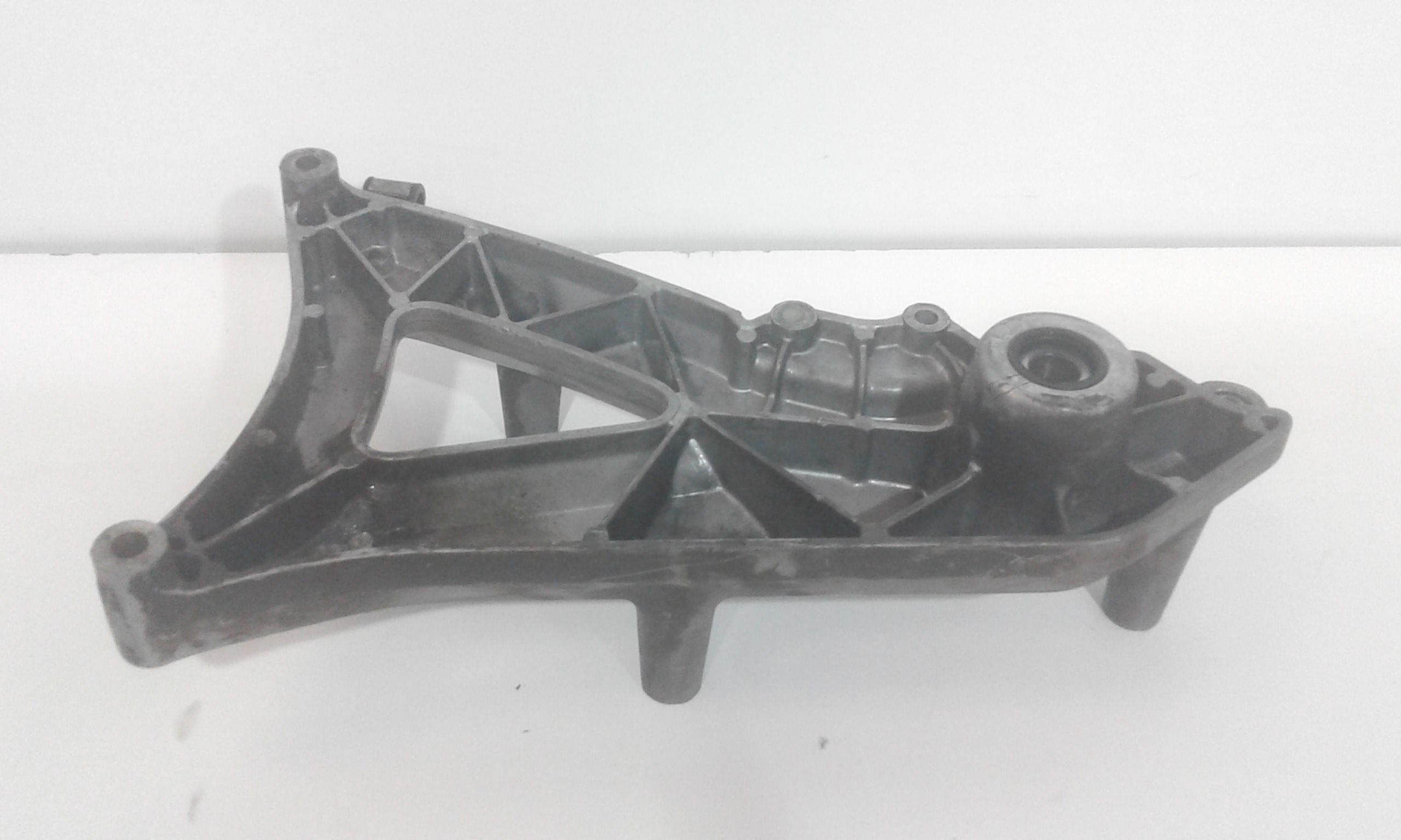 Staffa supporto marmitta Aprilia Leonardo 150cc