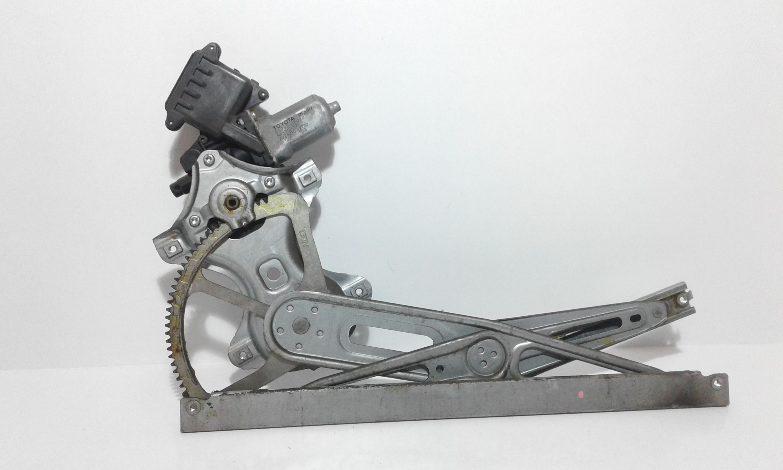 Cremagliera anteriore sinistra Guida TOYOTA Yaris 3 Serie