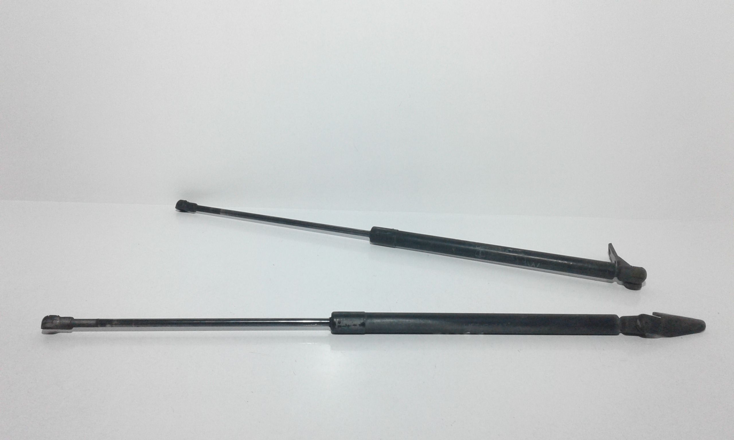 Pistoncini cofano Post. NISSAN Micra 2 Serie