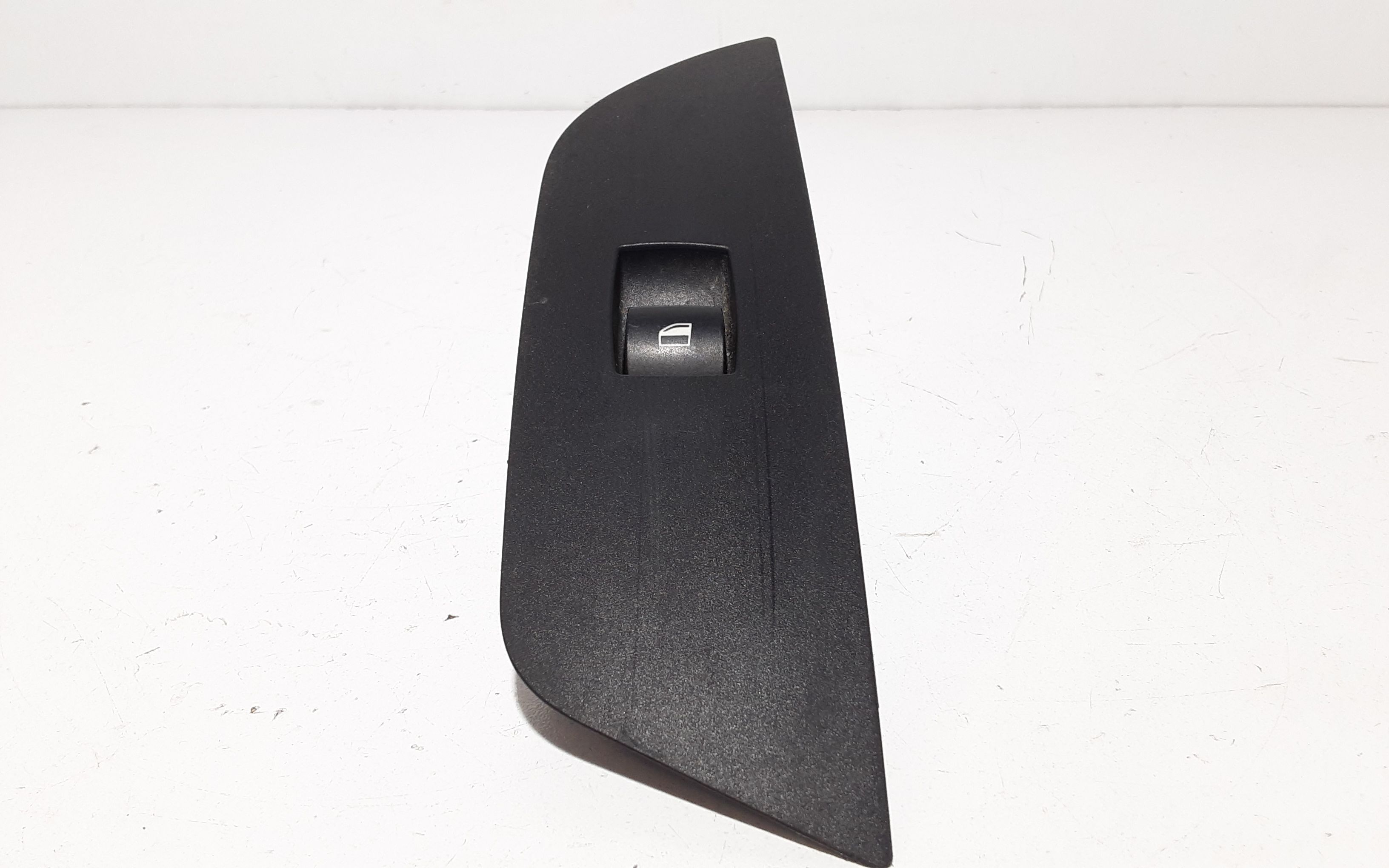 Pulsantiera Posteriore Destra BMW X1 Serie (09>15)