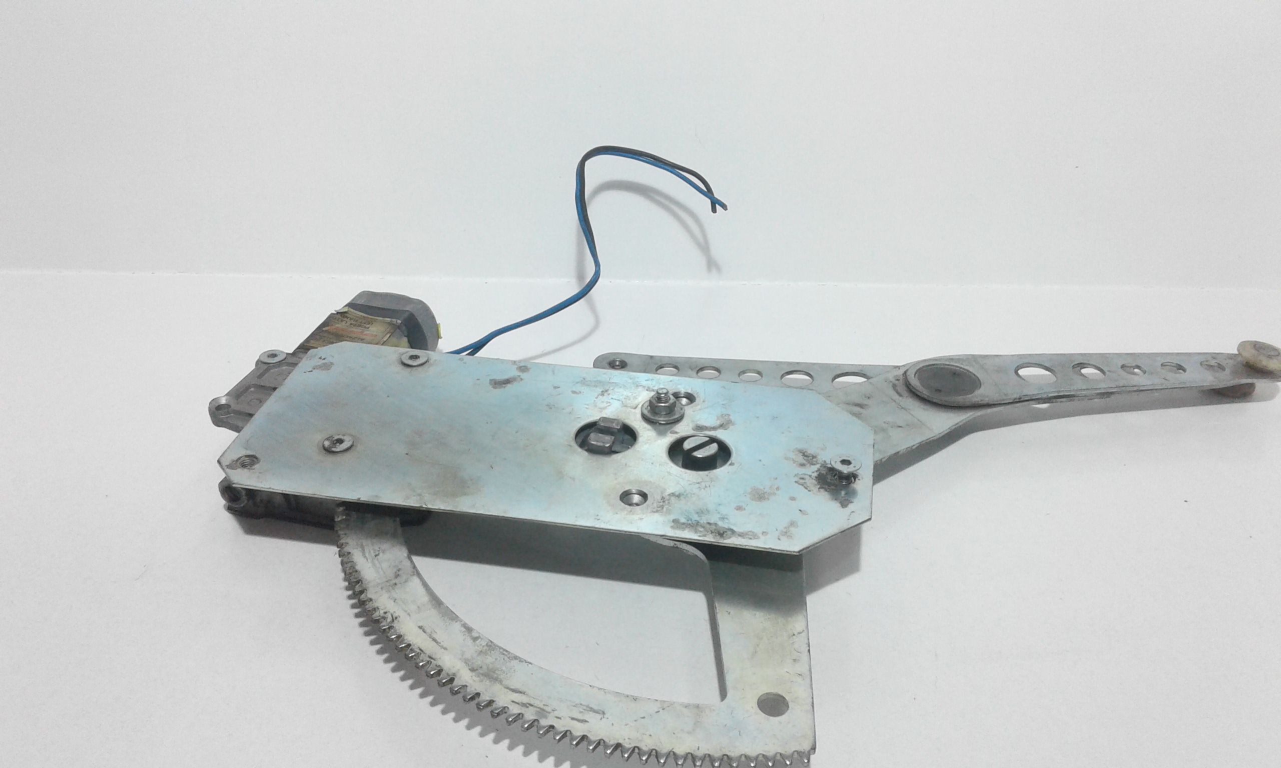 Cremagliera anteriore sinistra Guida MERCEDES Classe E W124