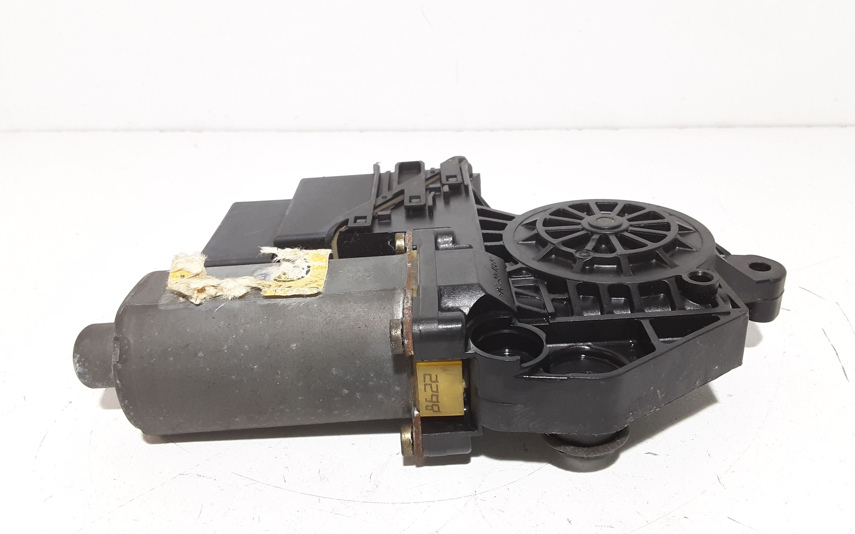 Motorino Alzavetro posteriore destra VOLKSWAGEN Golf 4 Berlina (97>03)