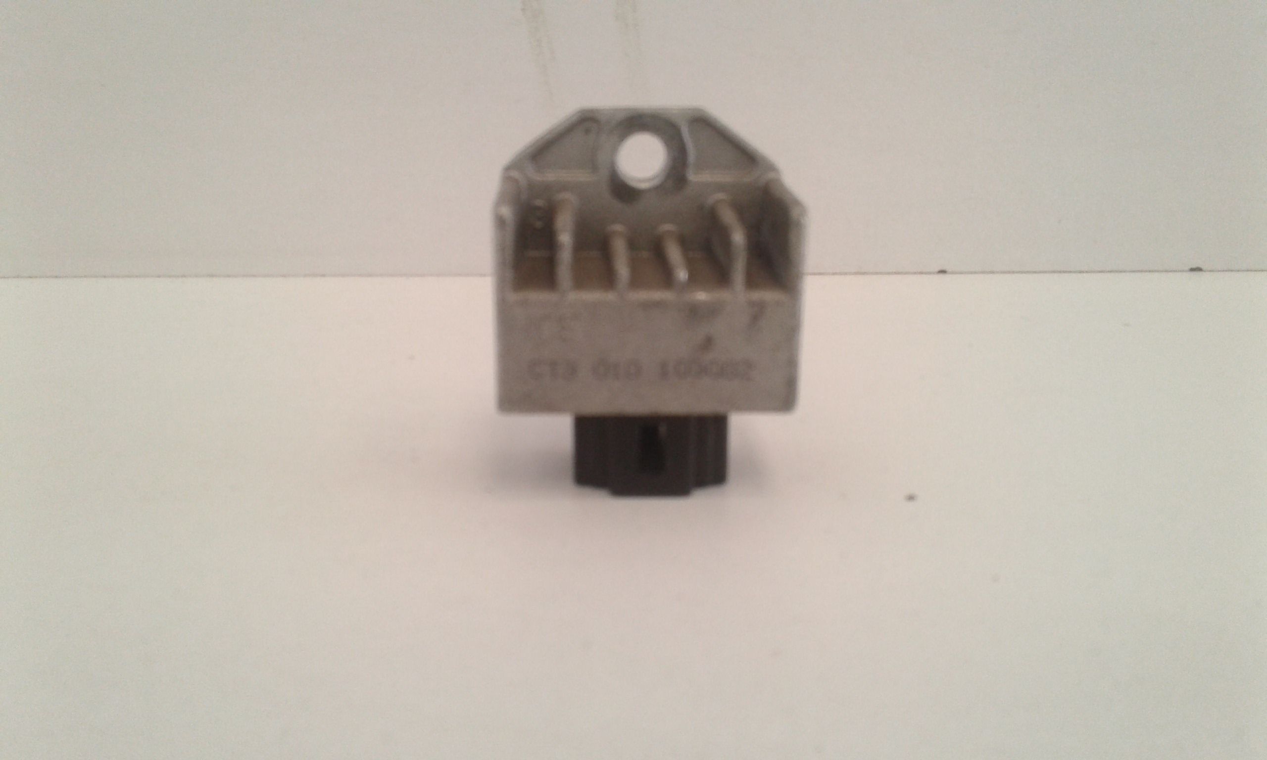 Regolatore tensione PEUGEOT Tweet 50