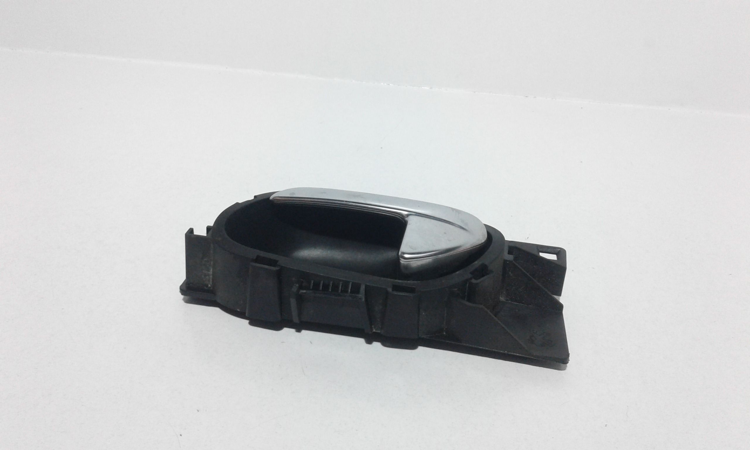 Maniglia interna anteriore Sinistra PEUGEOT 208 1 Serie