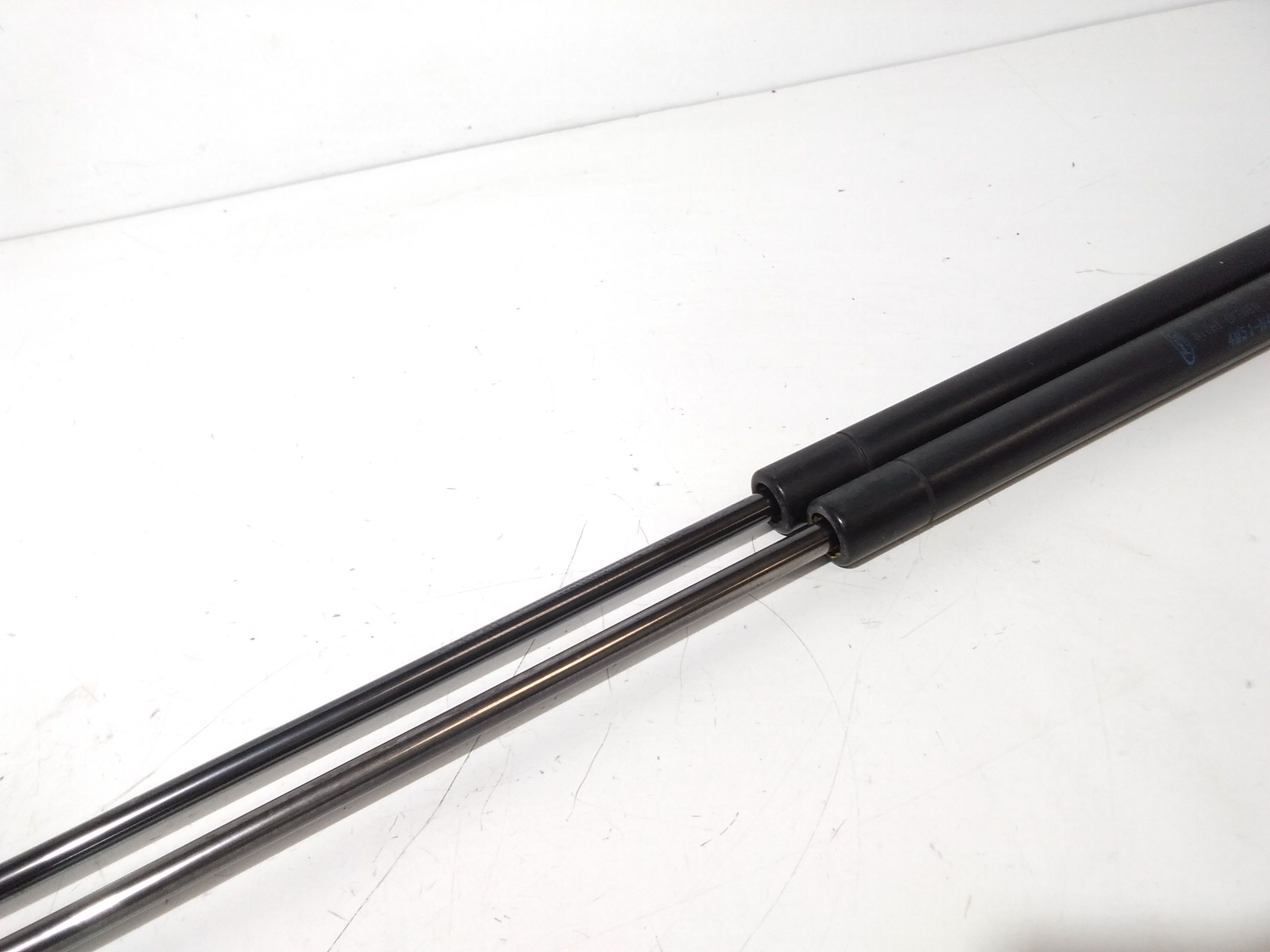 Pistoncini cofano Post. FORD Focus Berlina 3� Serie