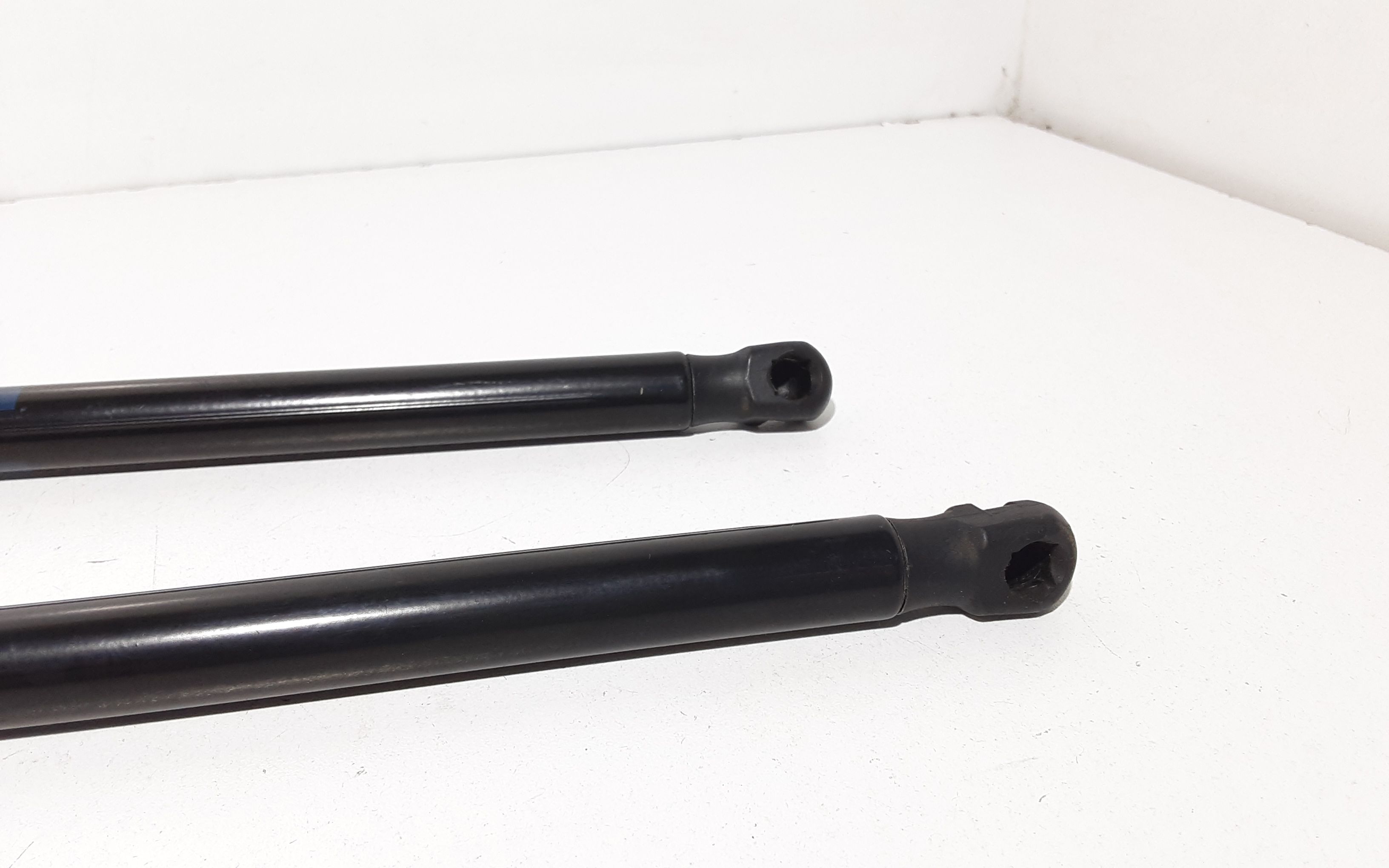 Pistoncini cofano Post. MERCEDES GLA Serie