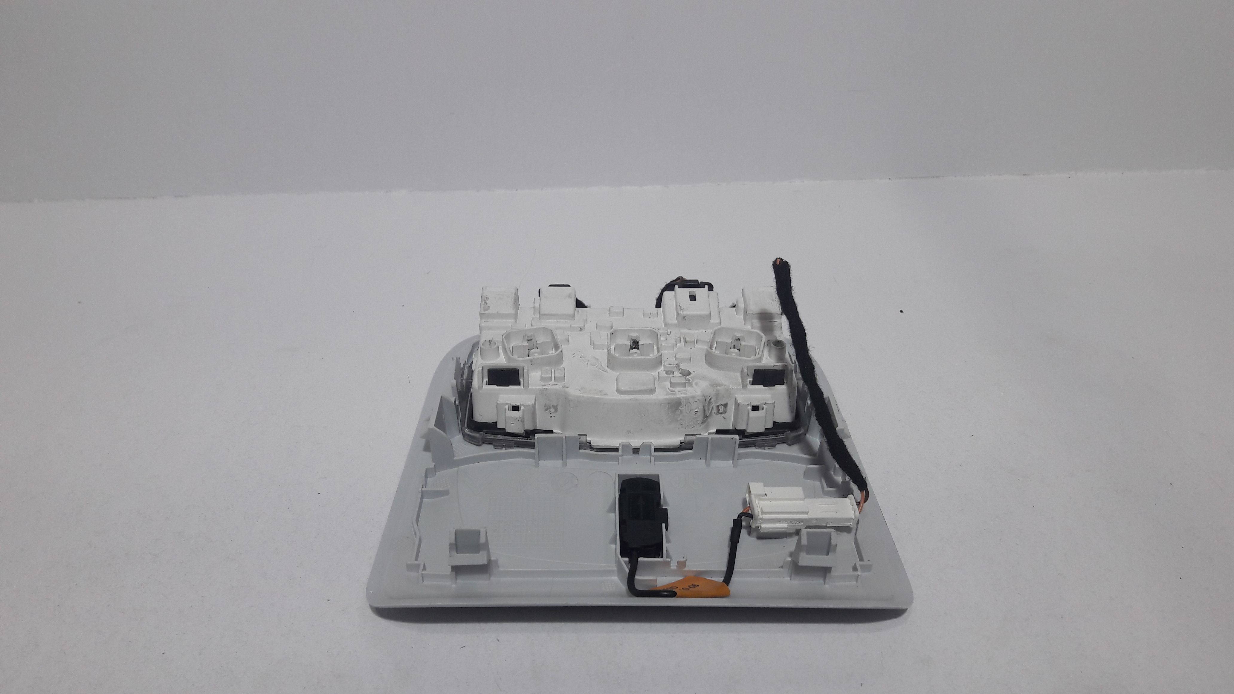 Luce di cortesia anteriore PEUGEOT 208 1 Serie