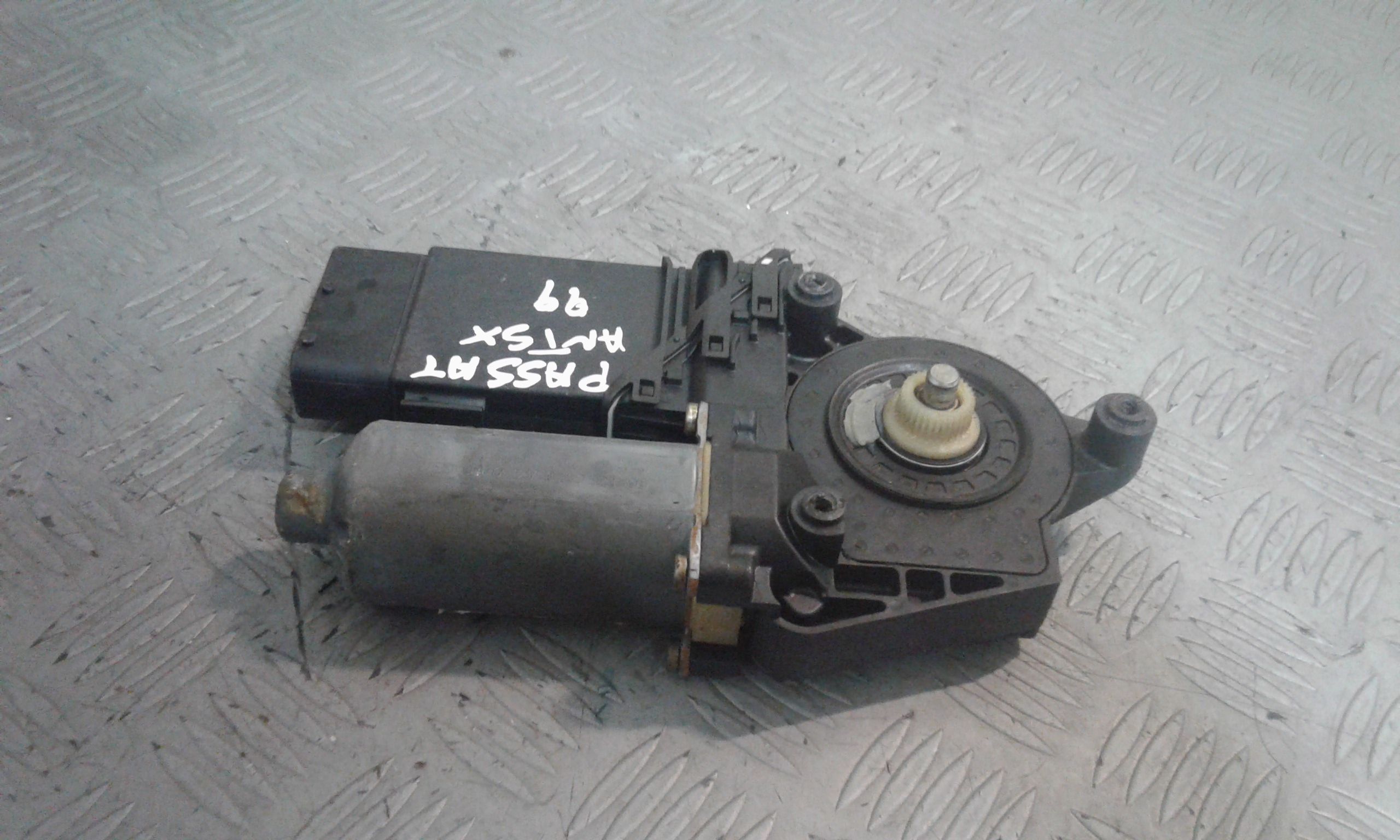 Motorino Alzavetro anteriore Sinistro VOLKSWAGEN Passat Variant 2 Serie