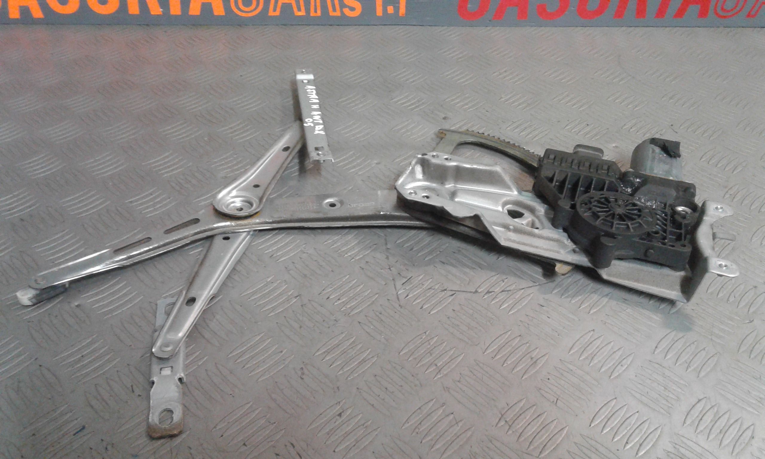 Cremagliera anteriore destra passeggero OPEL Astra H Berlina