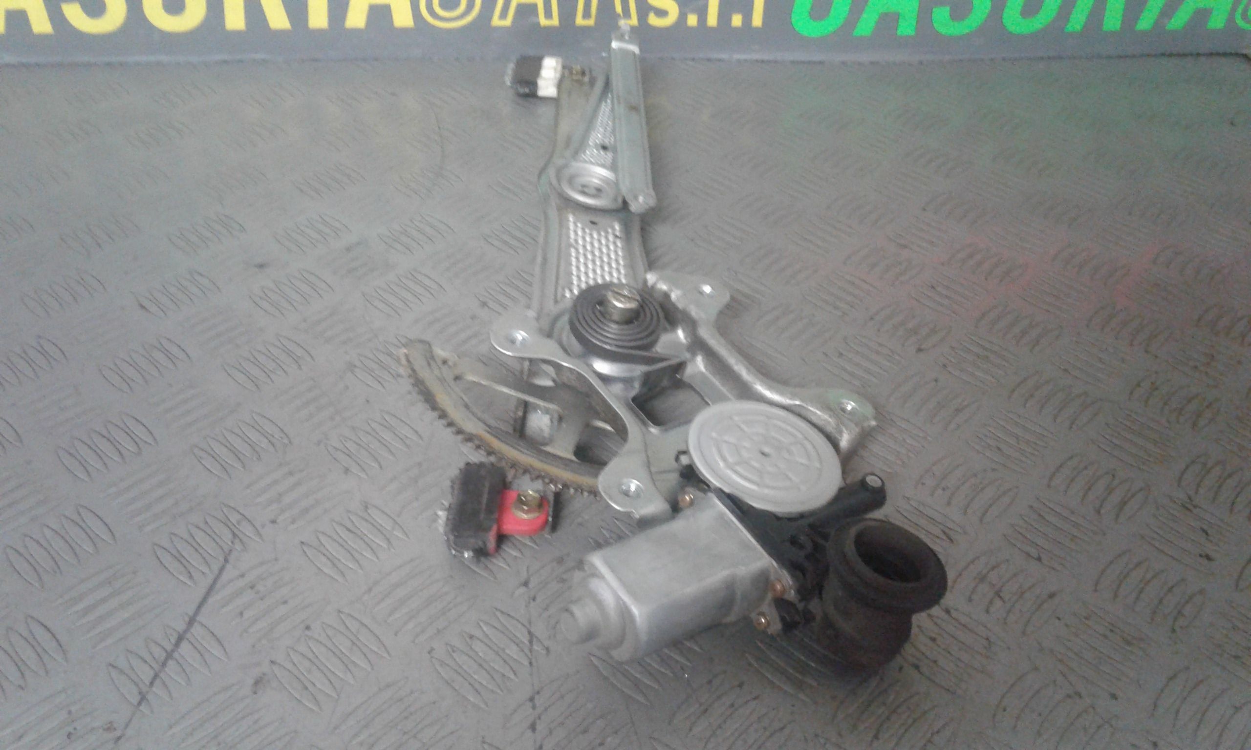 Cremagliera anteriore destra passeggero TOYOTA Yaris 1 Serie