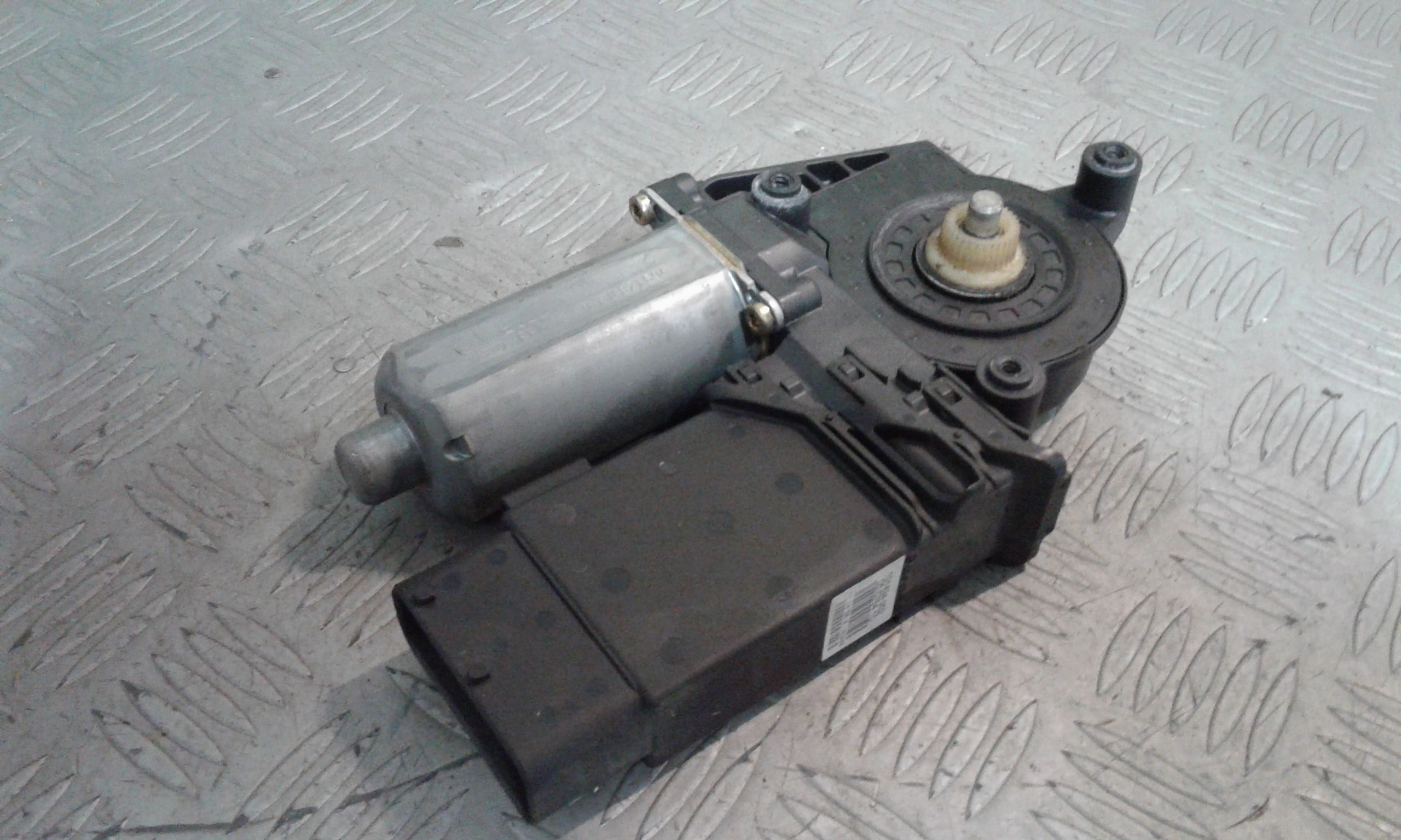 Motorino Alzavetro anteriore destra VOLKSWAGEN Passat Berlina 2 Serie