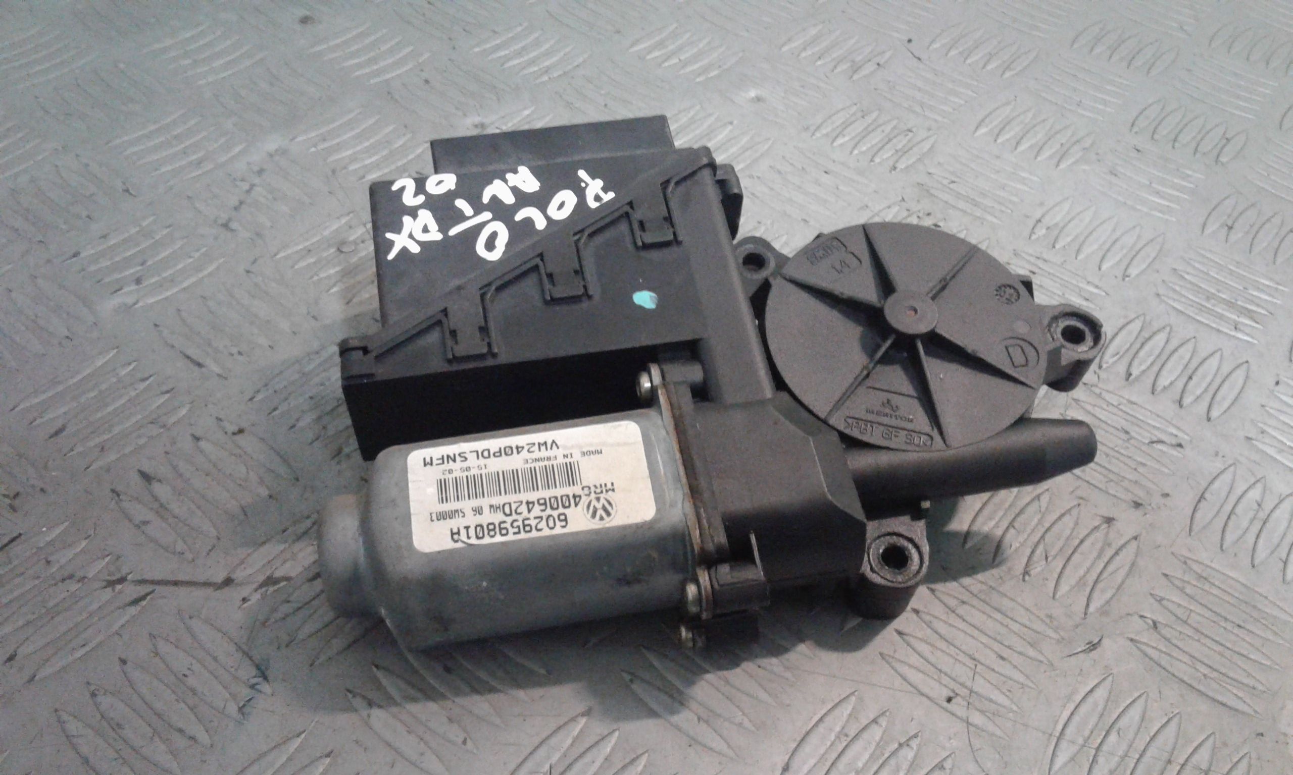 Motorino Alzavetro anteriore destra VOLKSWAGEN Polo 4 Serie