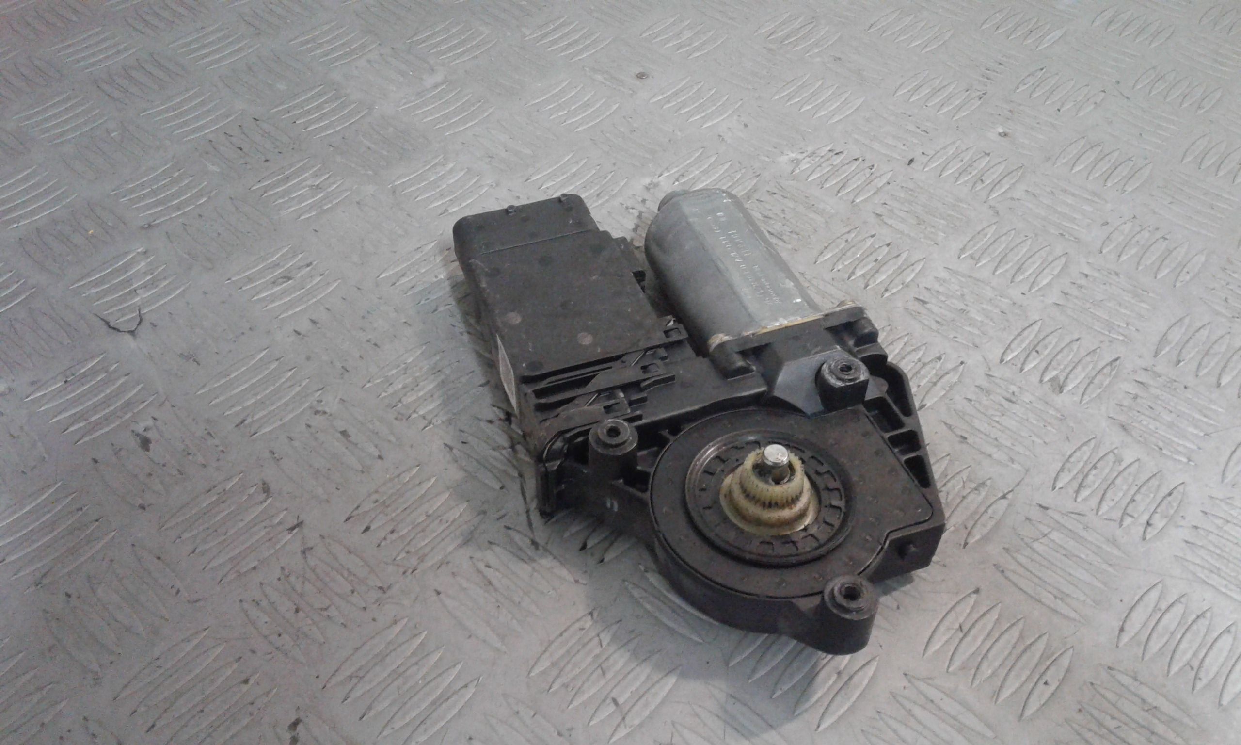 Motorino Alzavetro anteriore destra VOLKSWAGEN Passat Variant 2 Serie