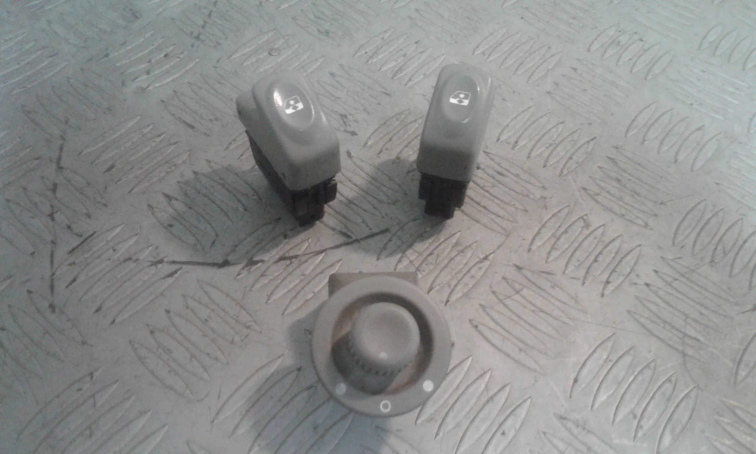 Pulsantiera Anteriore Sinistra Guida RENAULT Twingo 3 Serie