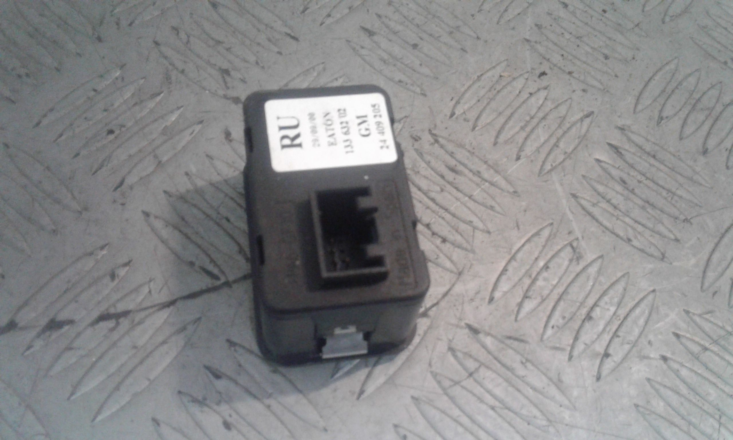 Pulsantiera Anteriore Sinistra Guida OPEL Corsa C 3P 1 Serie