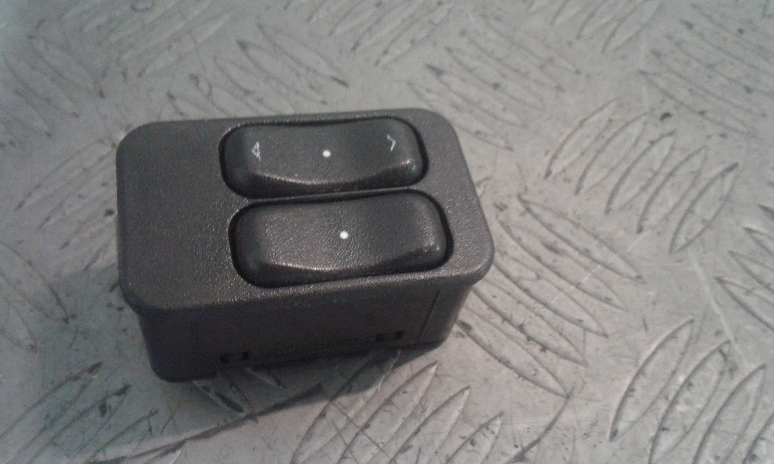 Pulsantiera Anteriore Sinistra Guida OPEL Corsa C 3P 1 Serie