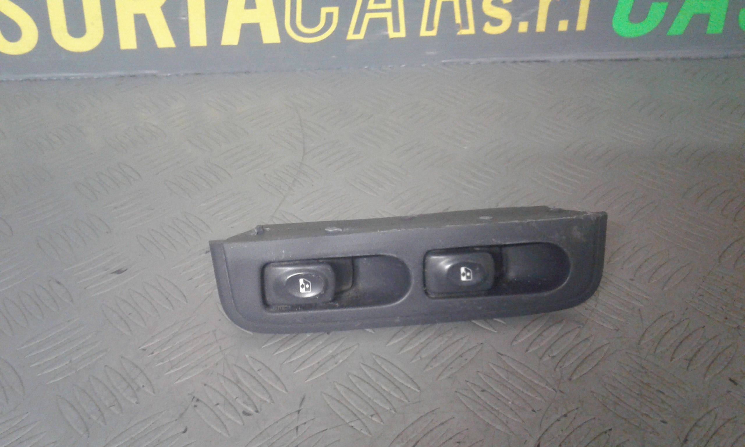 Pulsantiera Anteriore Sinistra Guida RENAULT Clio 3