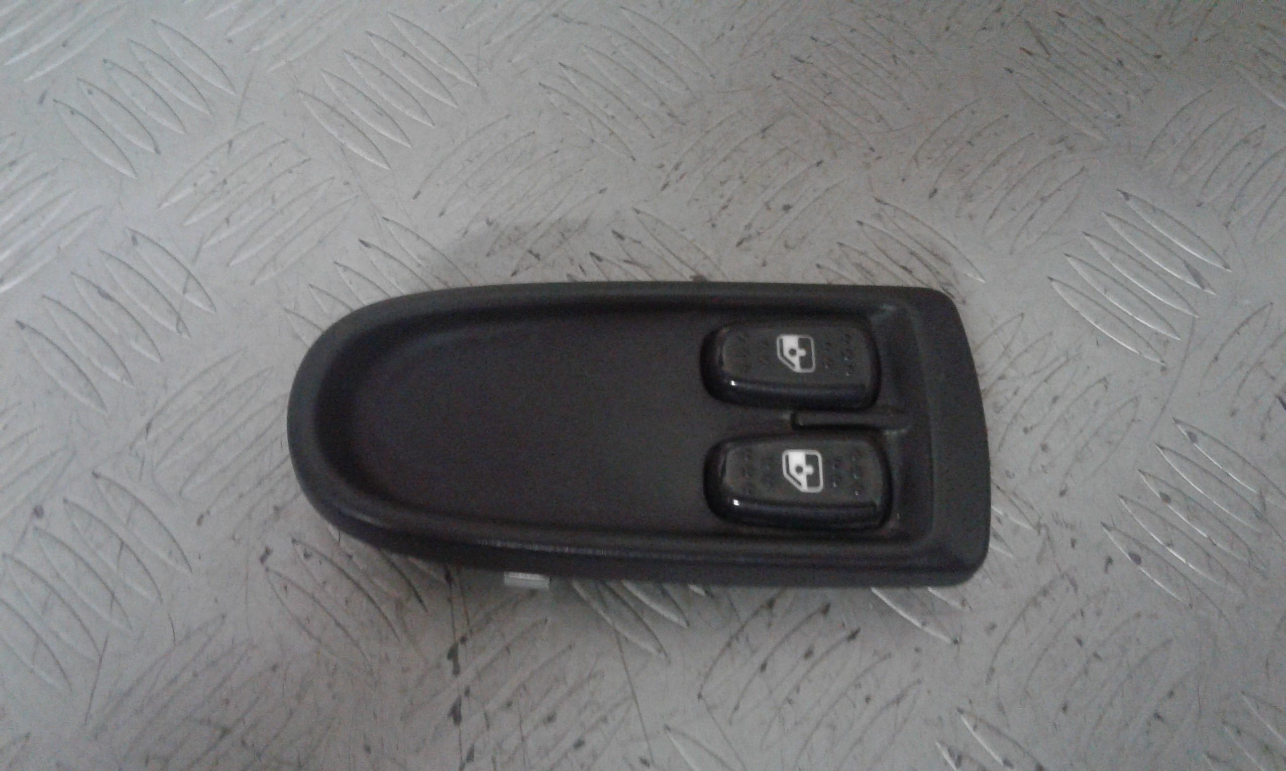 Pulsantiera Anteriore Sinistra Guida IVECO Daily 4 Serie