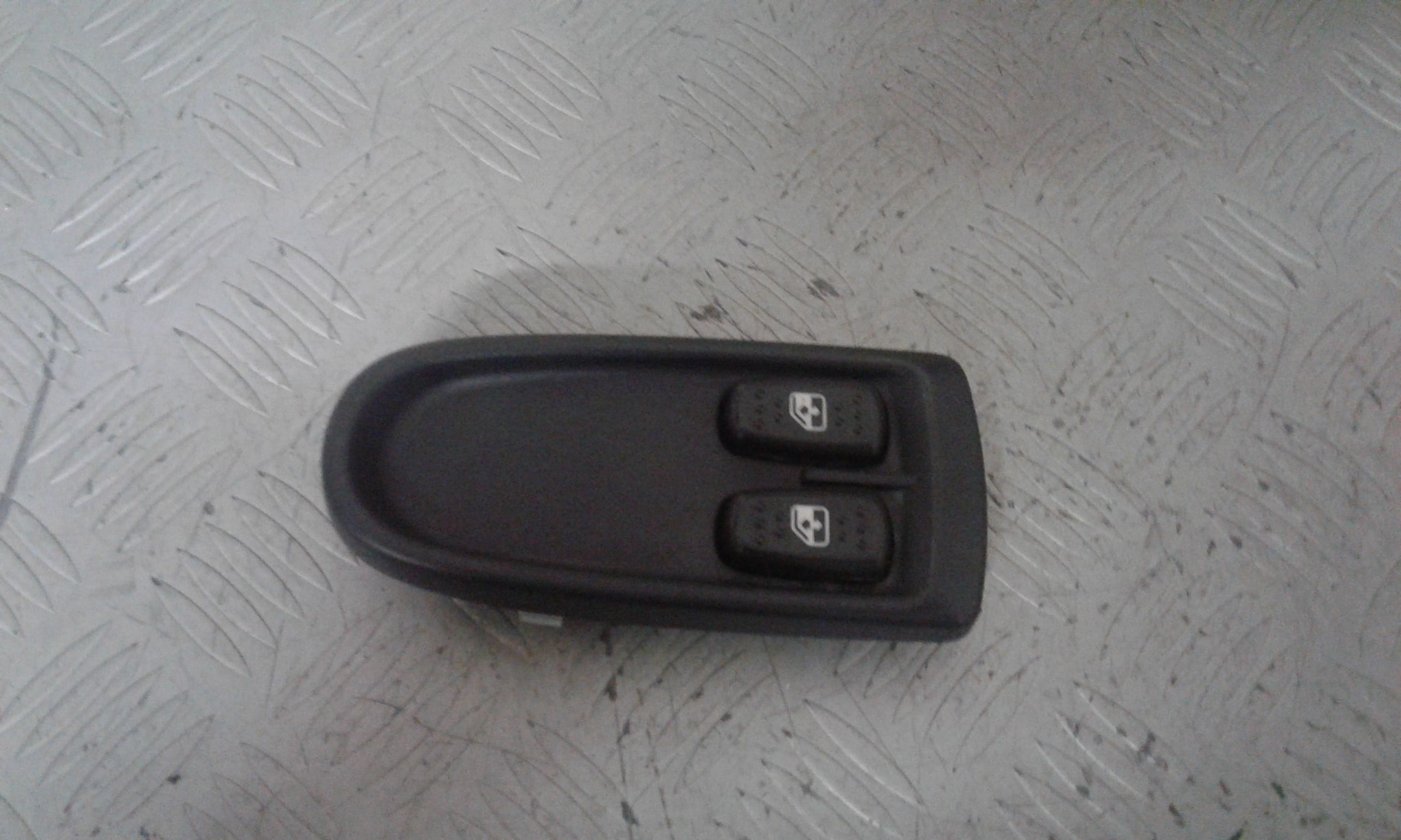 Pulsantiera Anteriore Sinistra Guida IVECO Daily 4 Serie