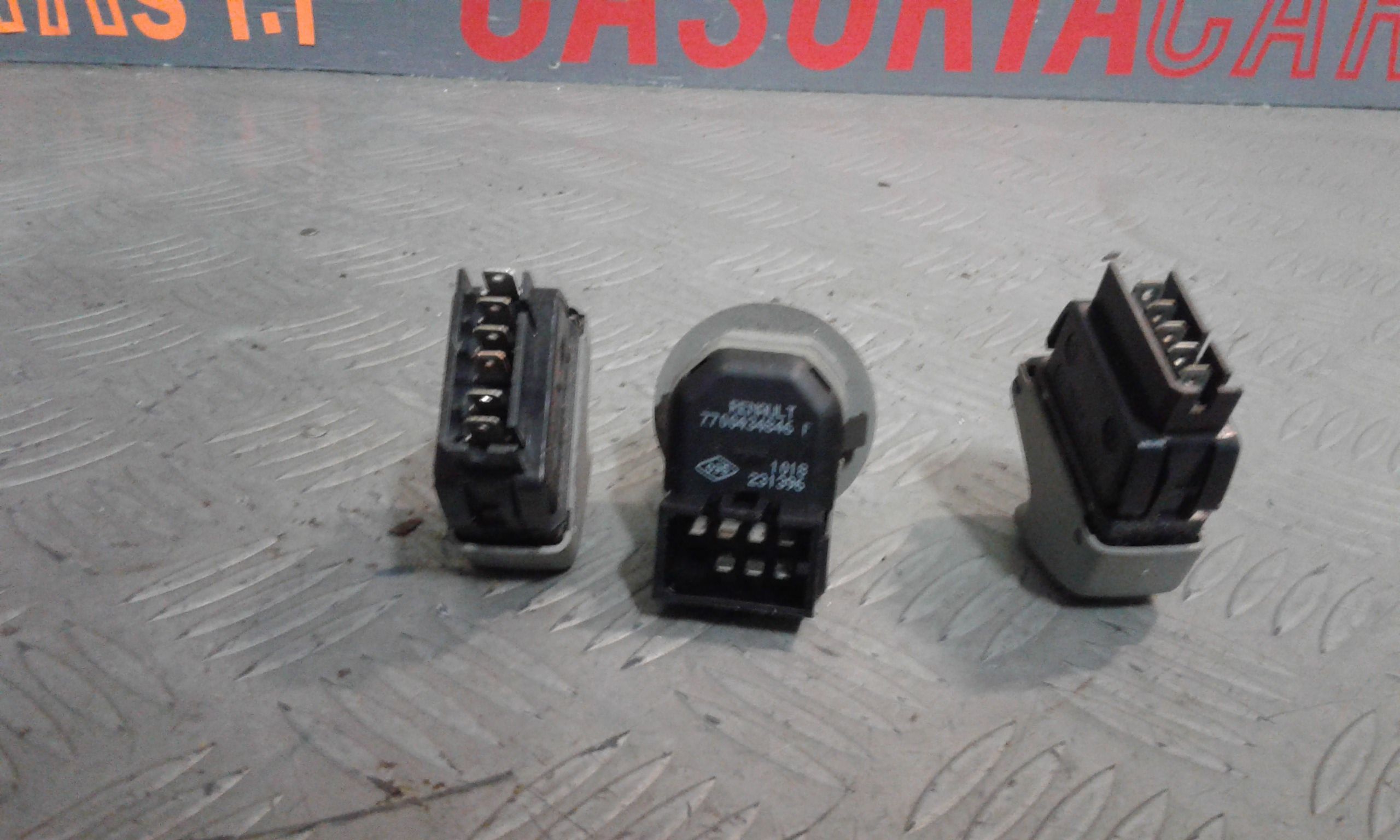 Pulsantiera Anteriore Sinistra Guida RENAULT Twingo 2 Serie