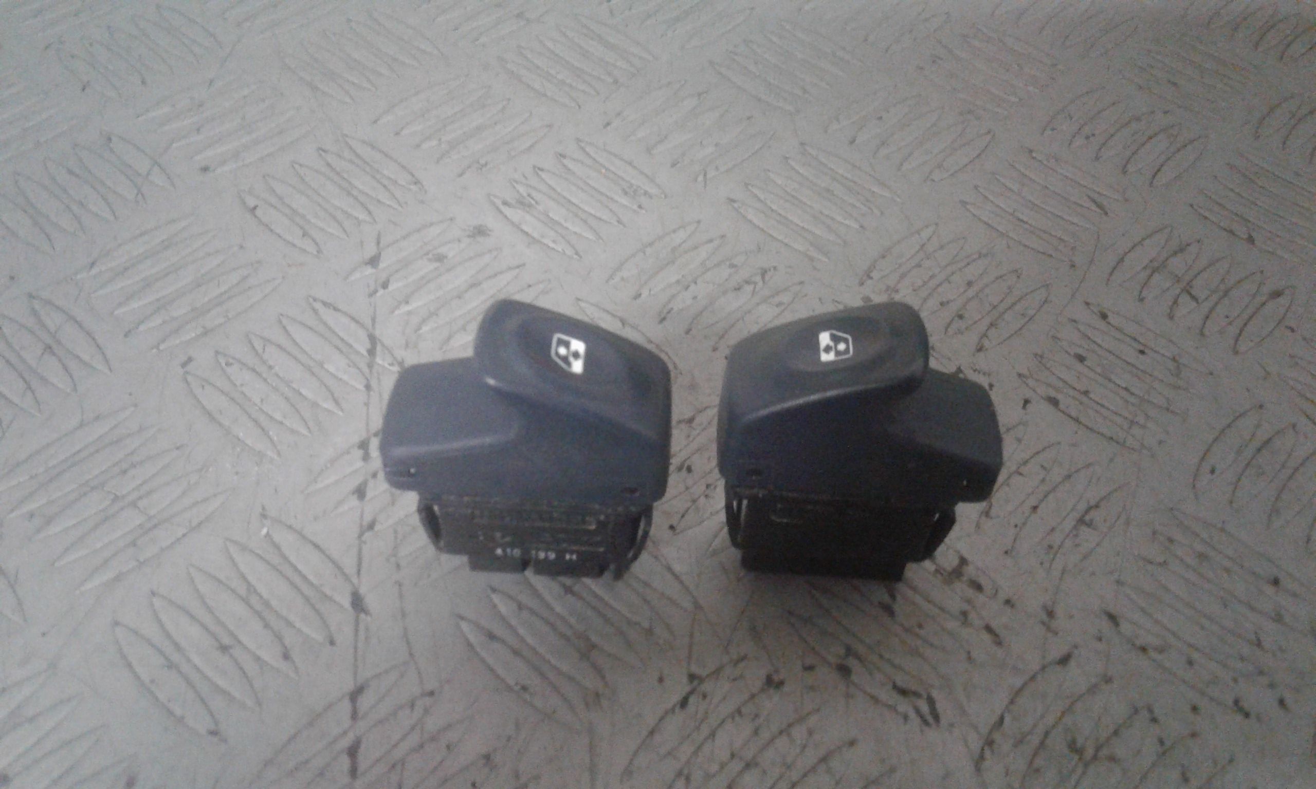 Pulsantiera Anteriore Sinistra Guida RENAULT Clio 3