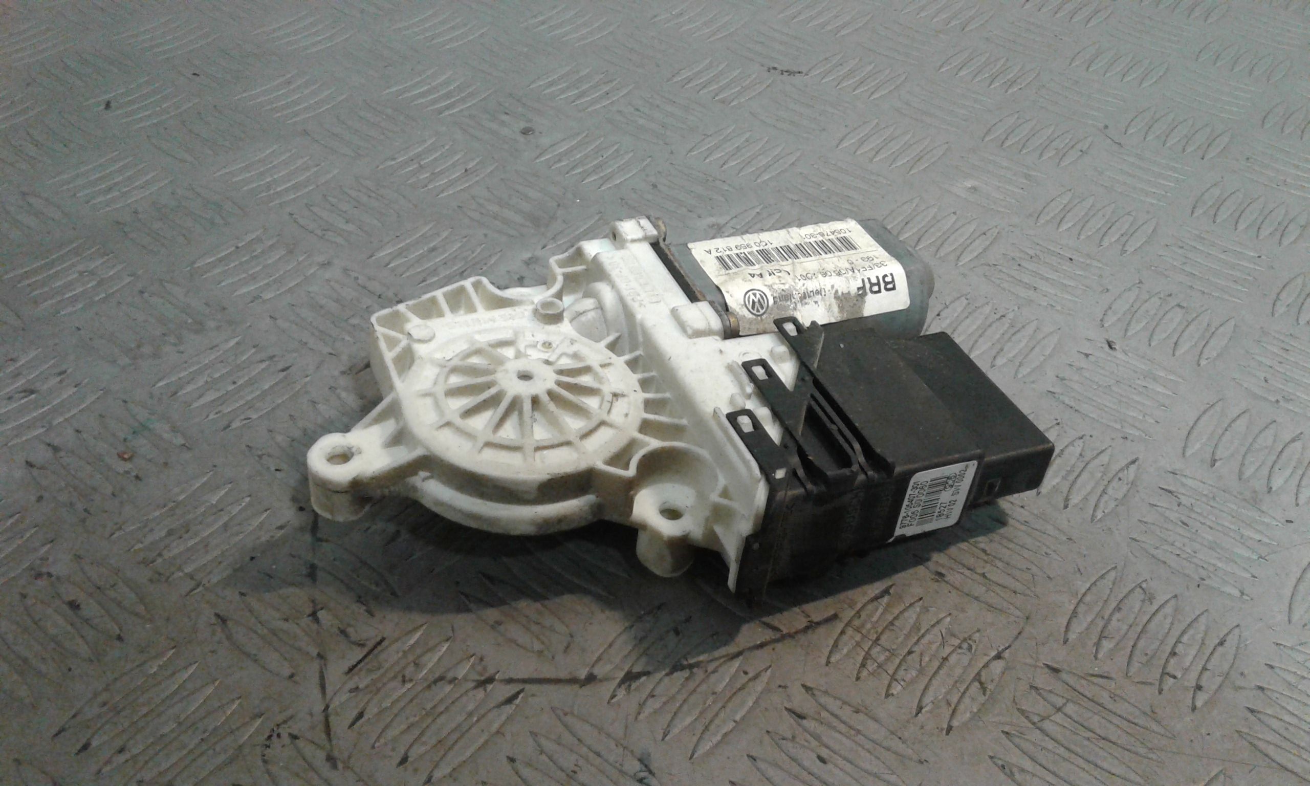 Motorino Alzavetro posteriore destra VOLKSWAGEN Golf 4 Berlina