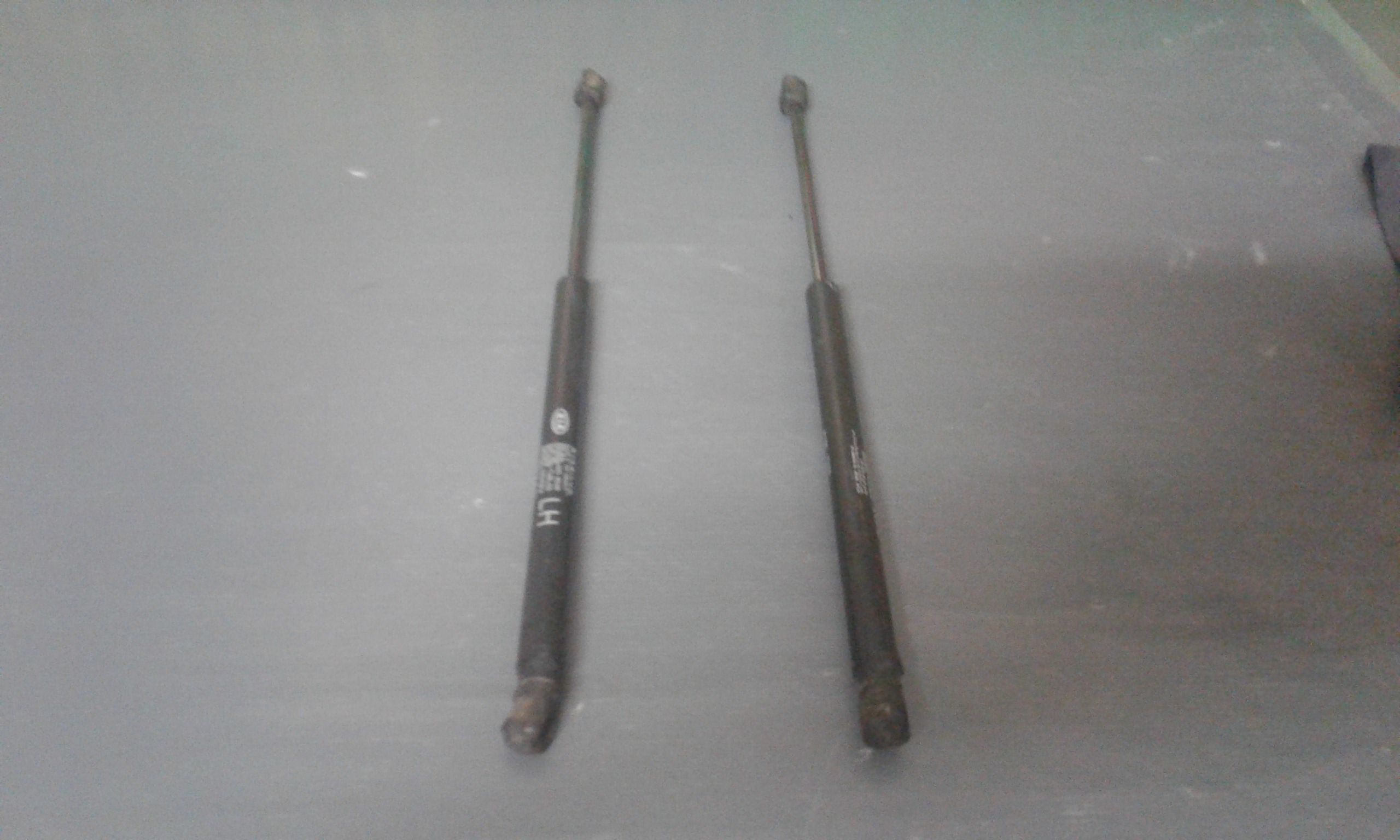 Pistoncini cofano Post. KIA Rio 3 Serie