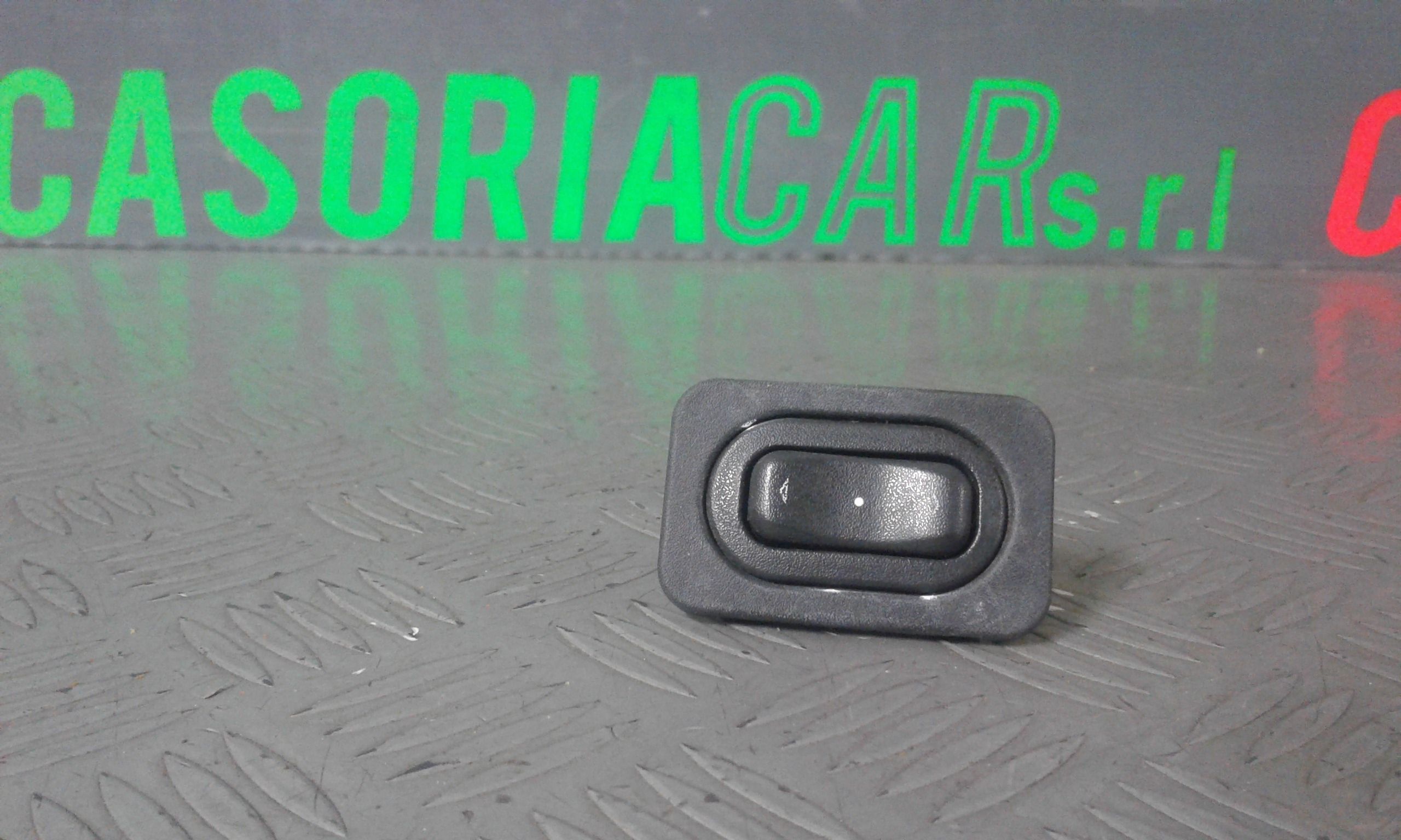 Pulsantiera Anteriore Destra Passeggero OPEL Corsa C 3P 1 Serie