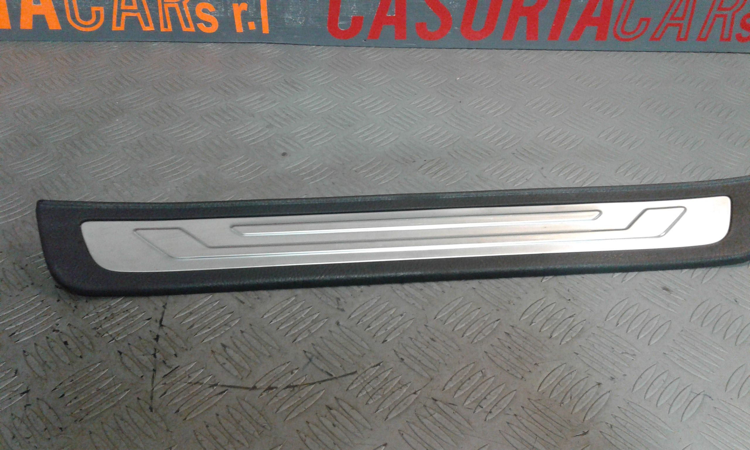 Batticalcagno anteriore sinistro KIA Sorento 3 Serie