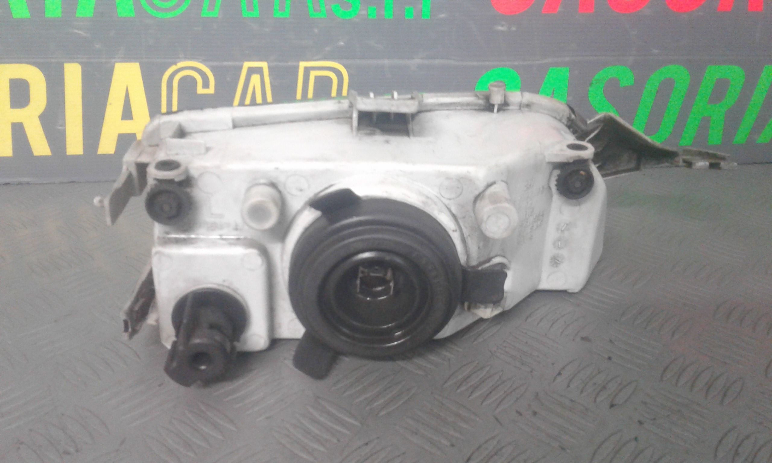 Faro anteriore Sinistro Guida FIAT Punto Berlina 3P